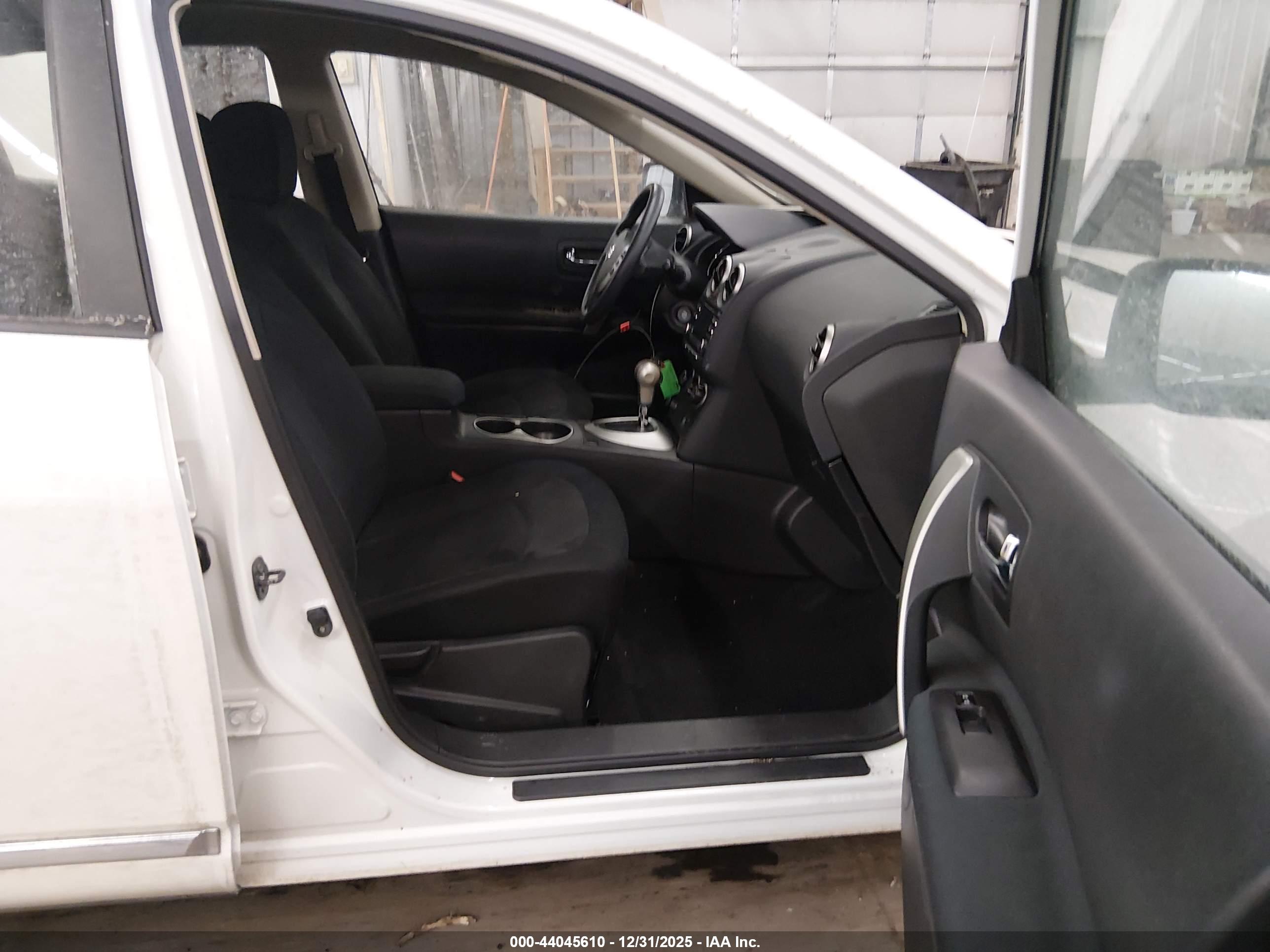 NISSAN ROGUE image 5