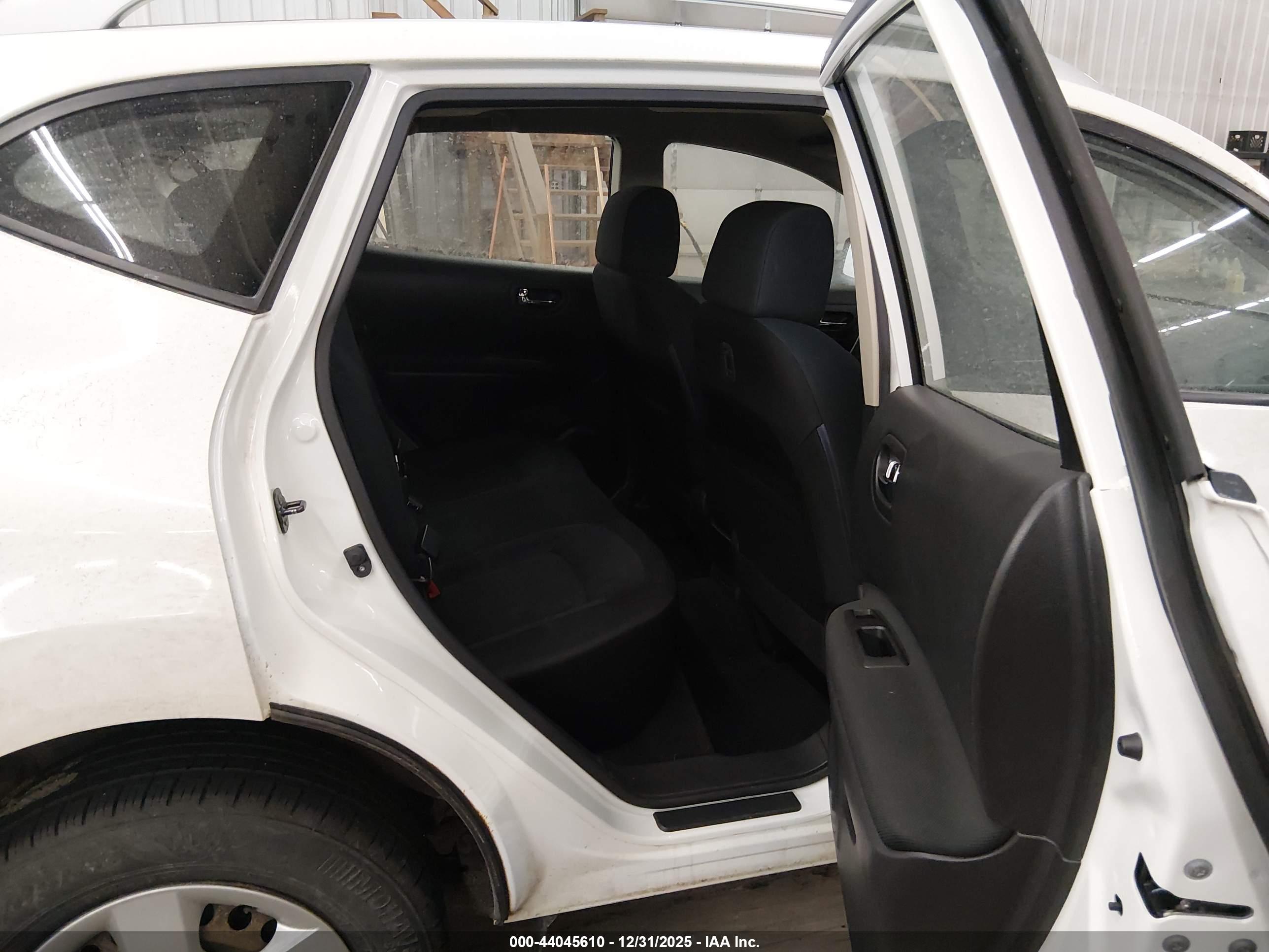 NISSAN ROGUE image 8