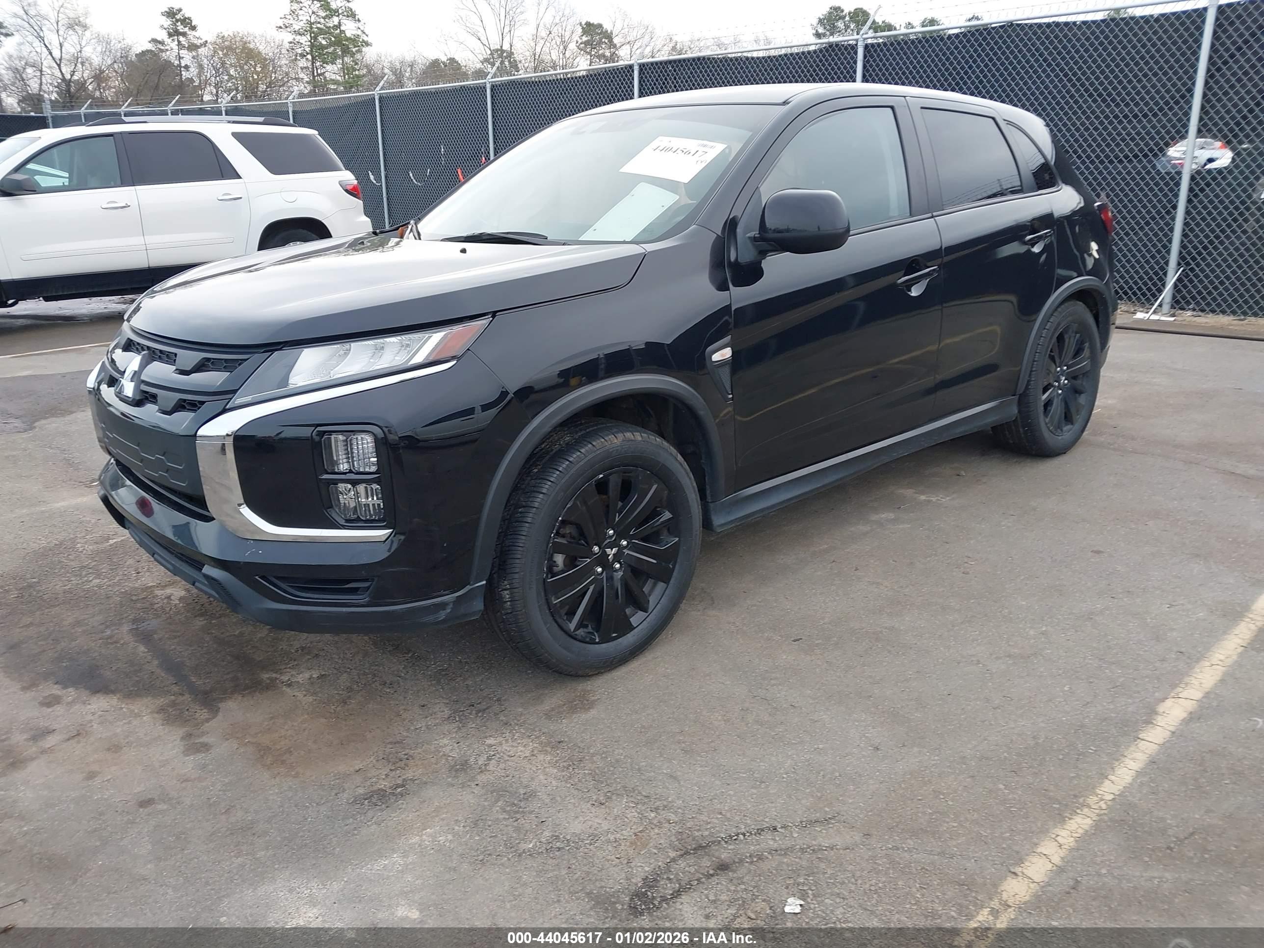 MITSUBISHI OUTLANDER image 2