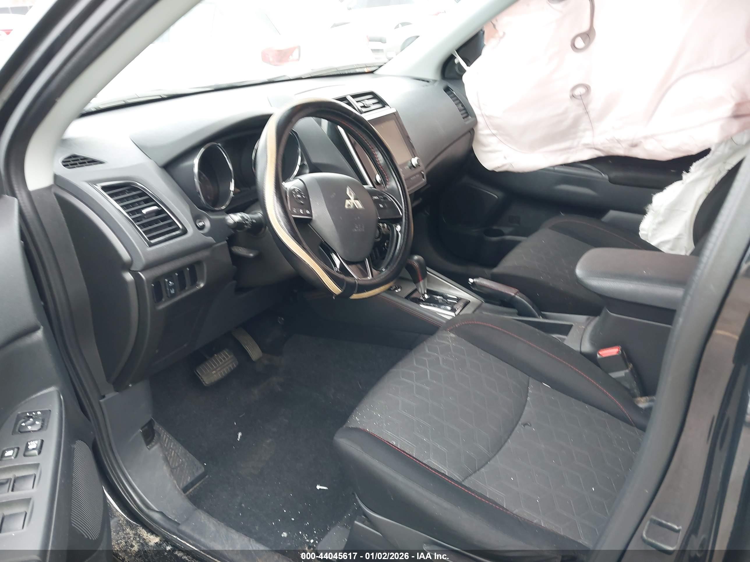 MITSUBISHI OUTLANDER image 5