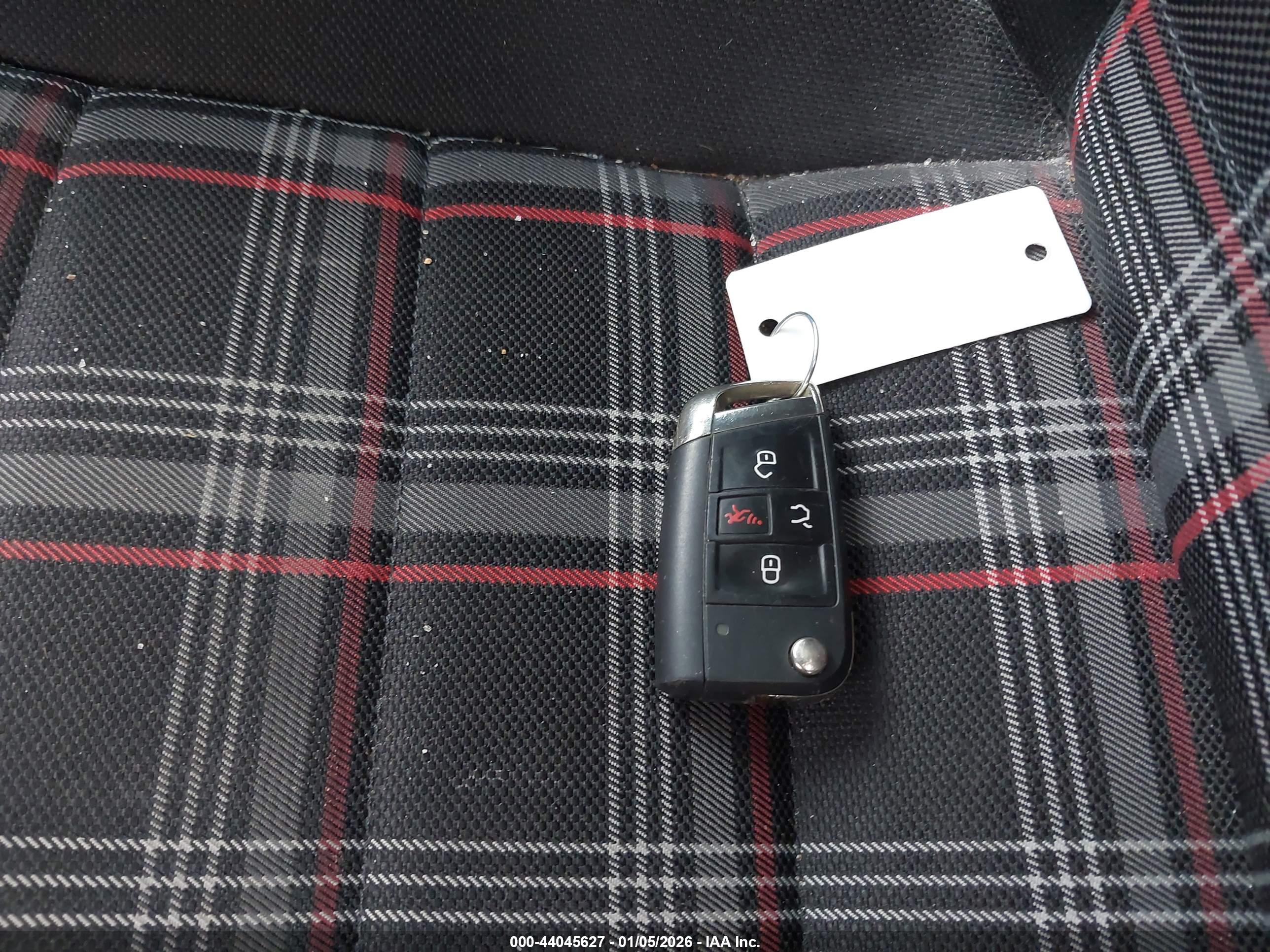 VOLKSWAGEN GOLF image 11