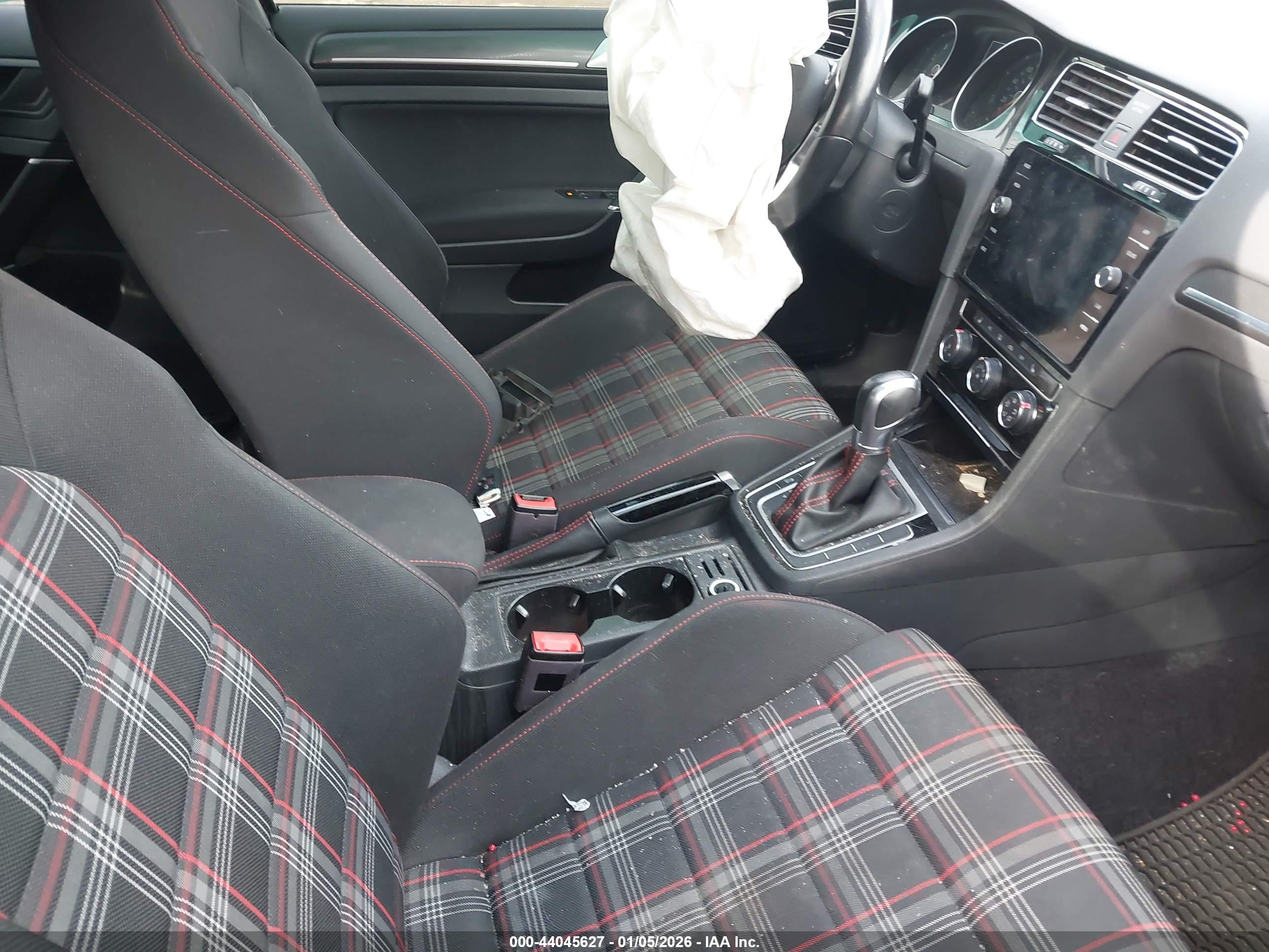 VOLKSWAGEN GOLF image 5
