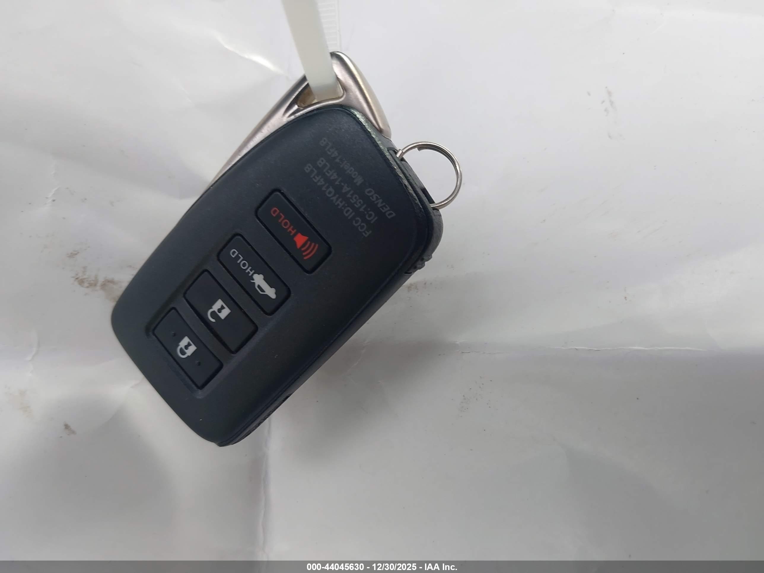 LEXUS IS image 11
