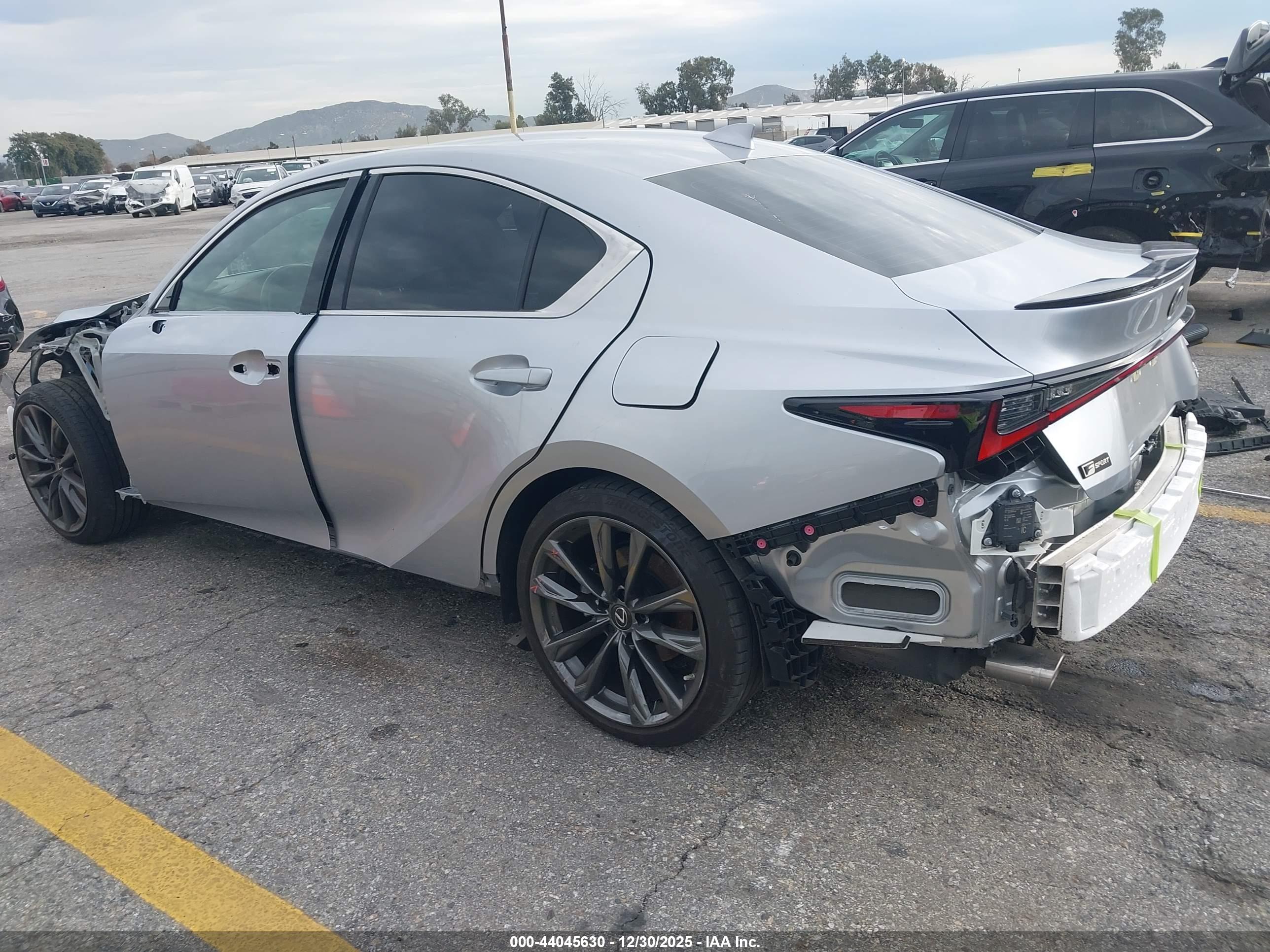 LEXUS IS image 3