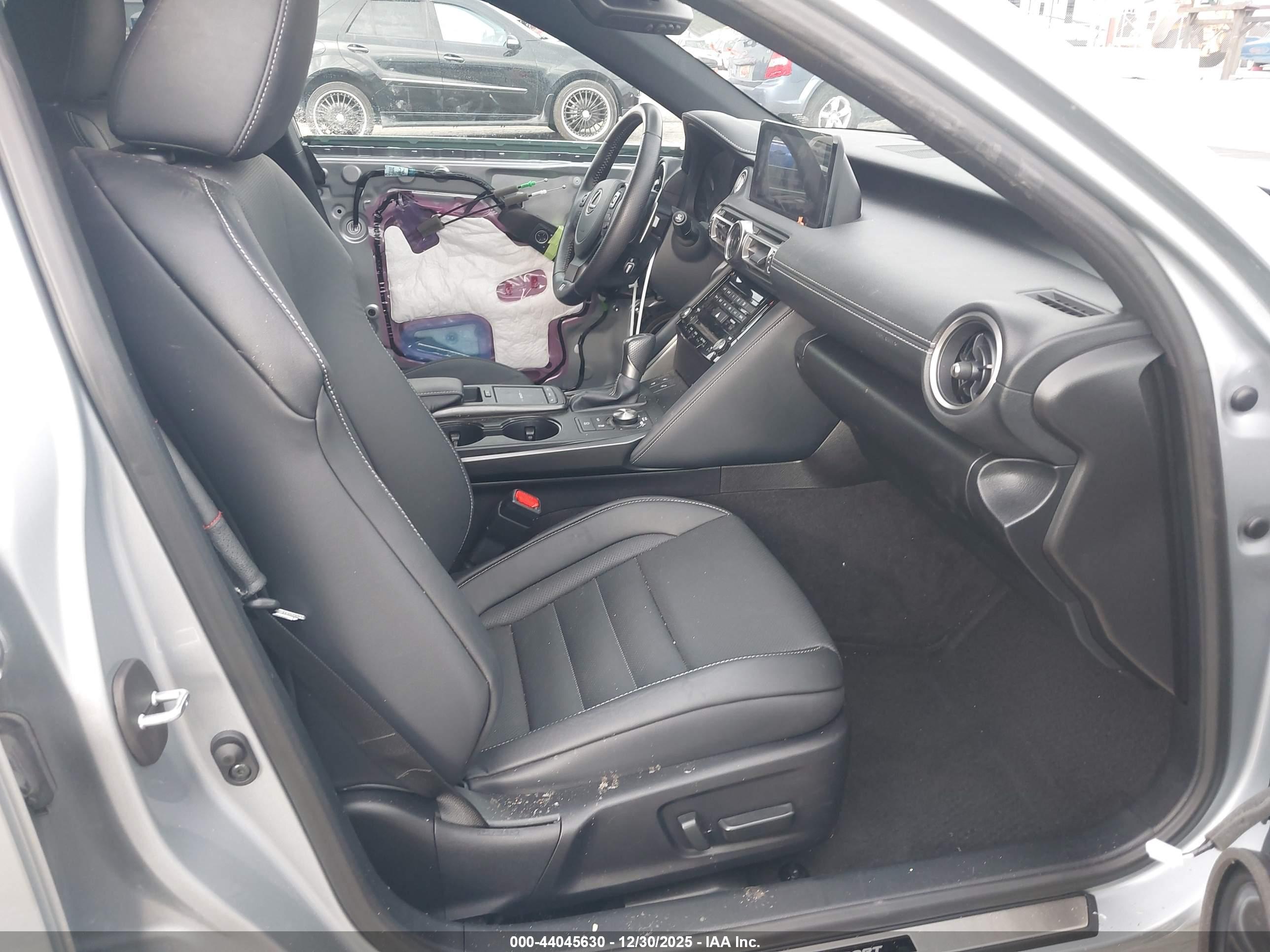 LEXUS IS image 5