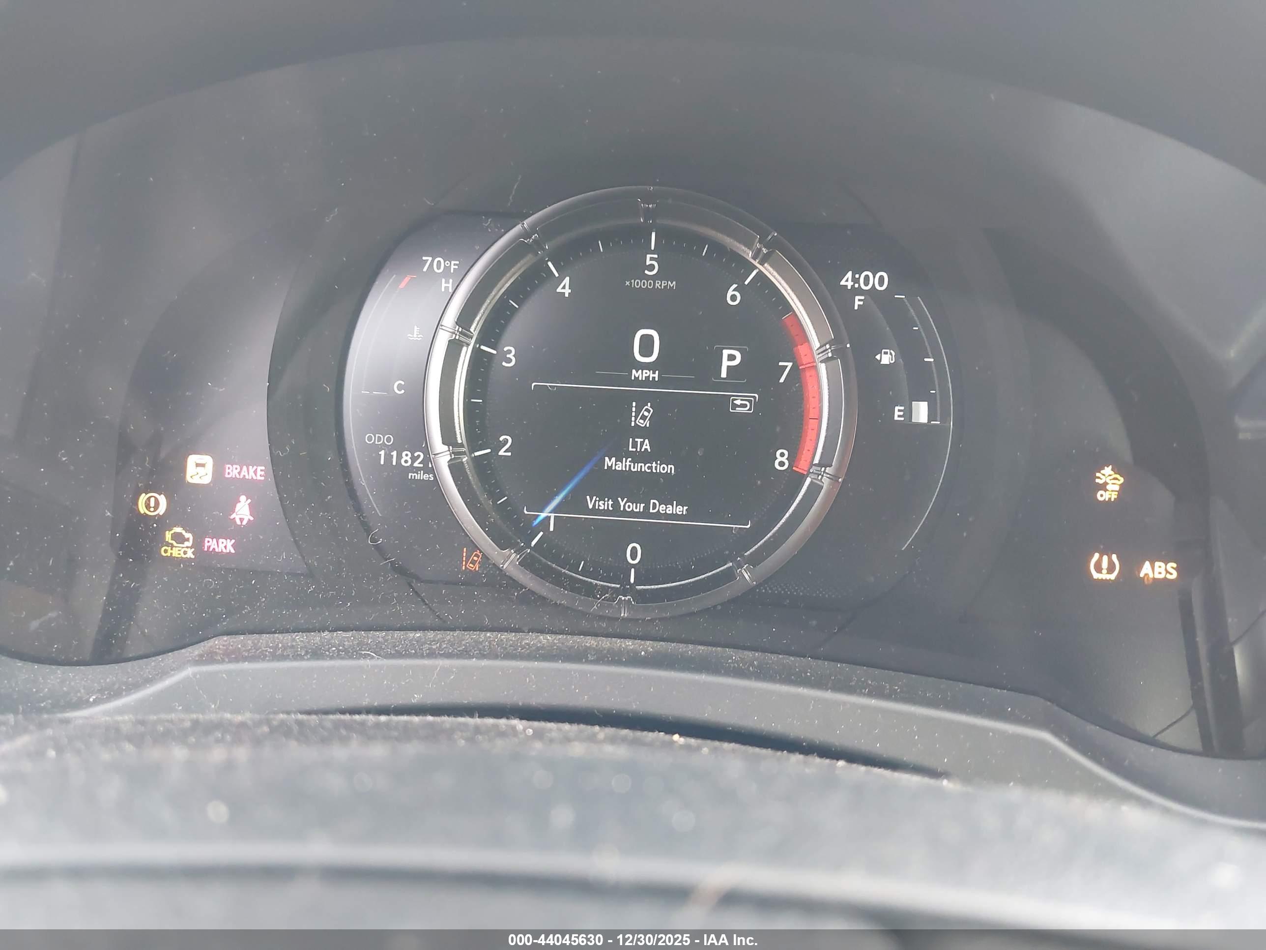 LEXUS IS image 7