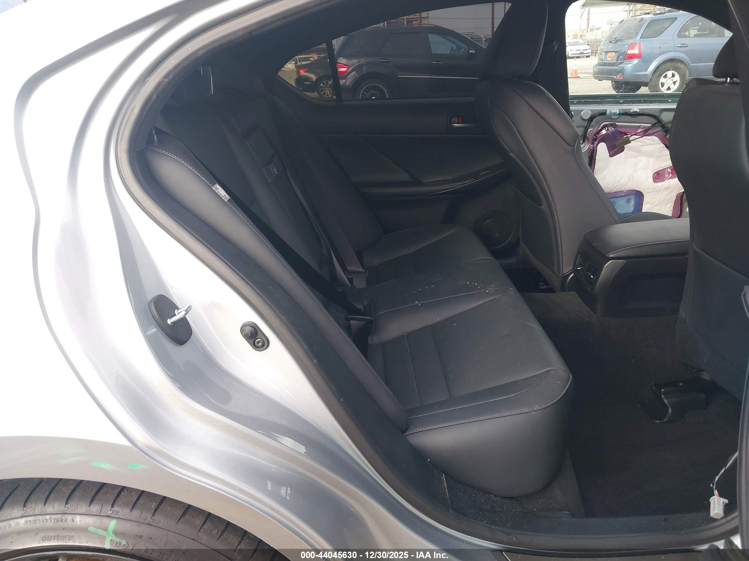 LEXUS IS image 8