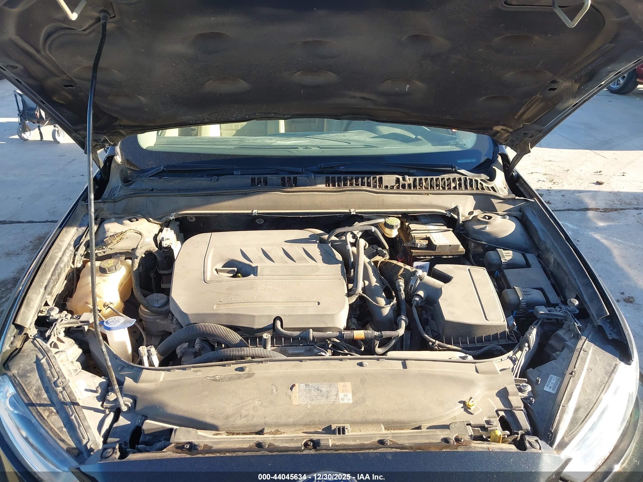 FORD FUSION image 10