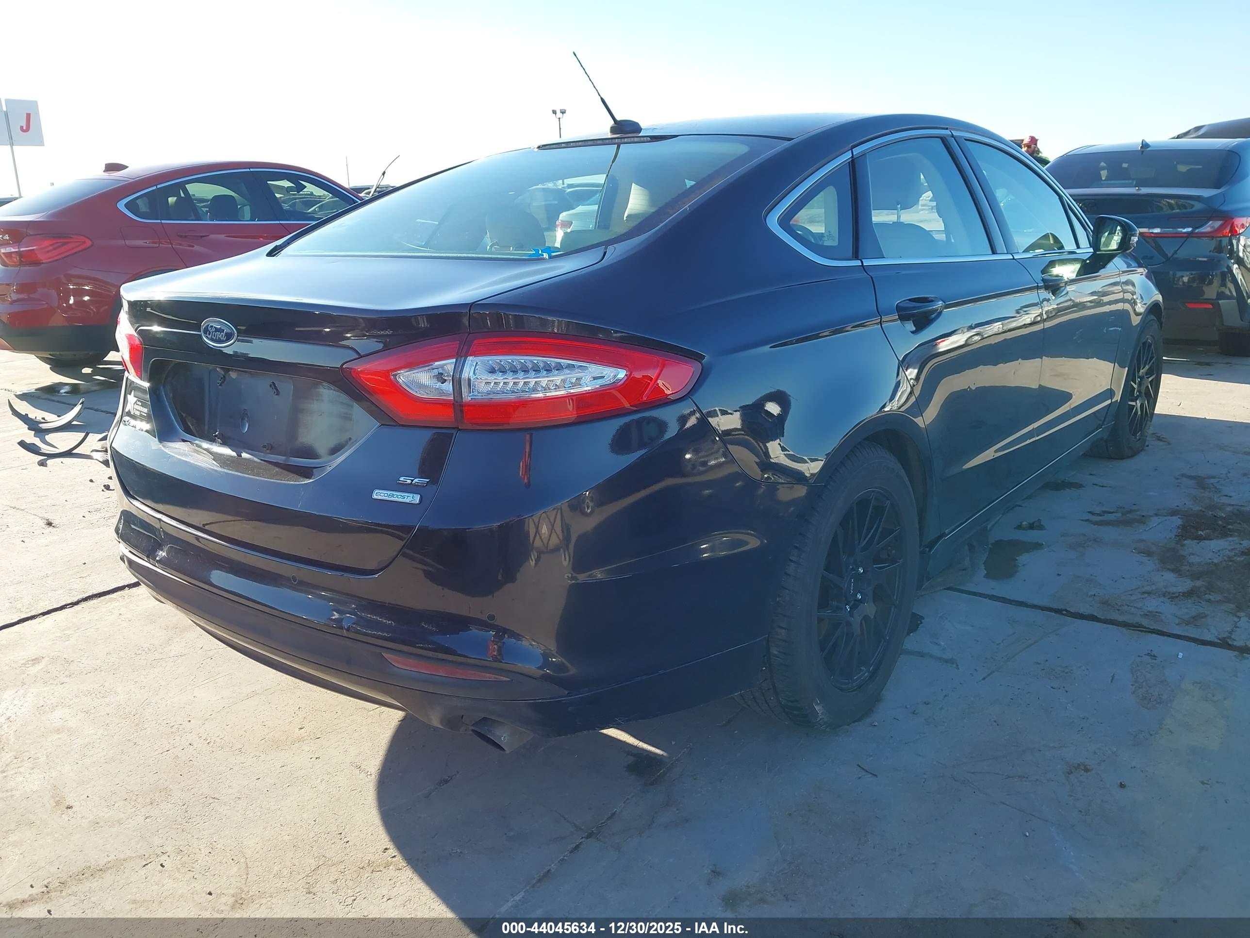 FORD FUSION image 4