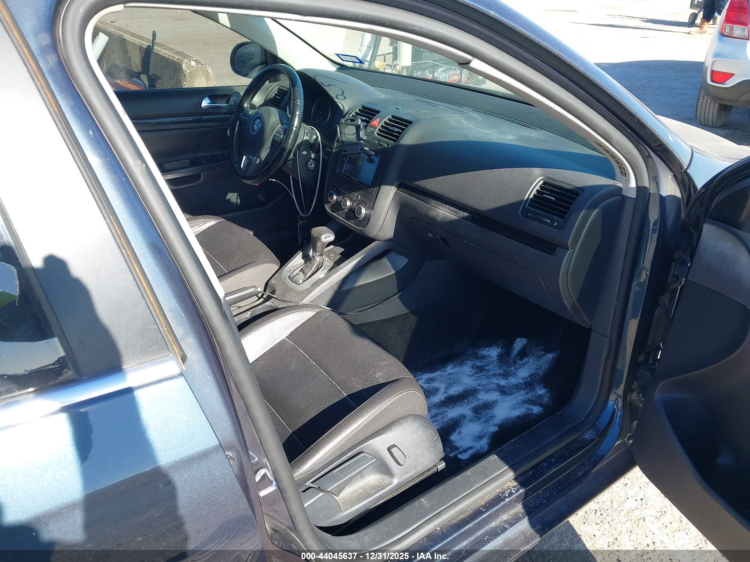 VOLKSWAGEN JETTA image 5