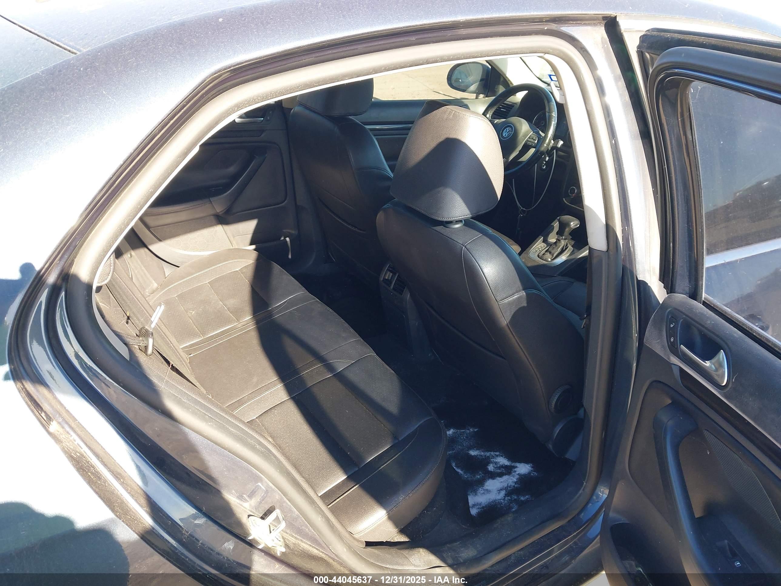 VOLKSWAGEN JETTA image 8
