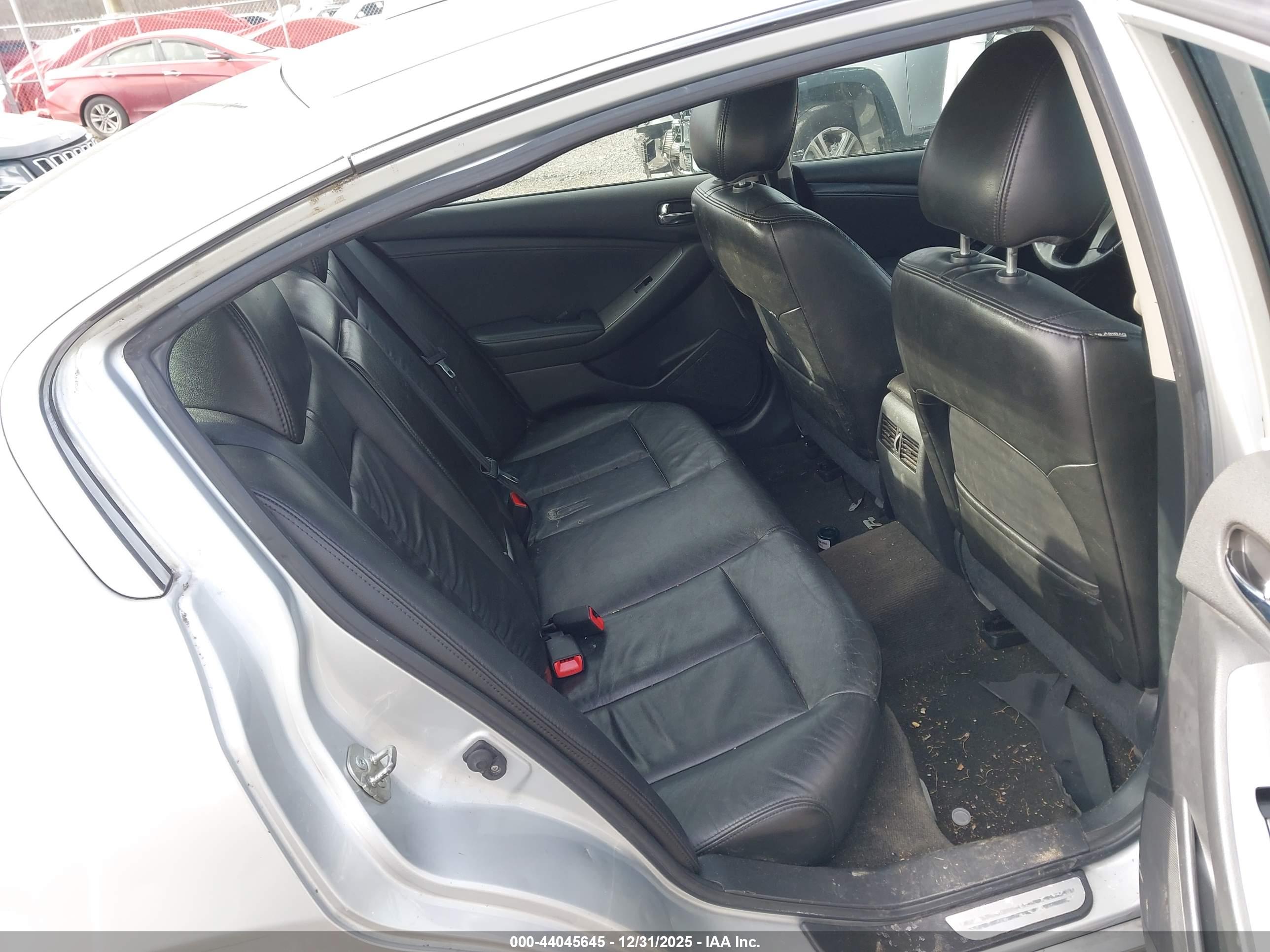 NISSAN ALTIMA image 8