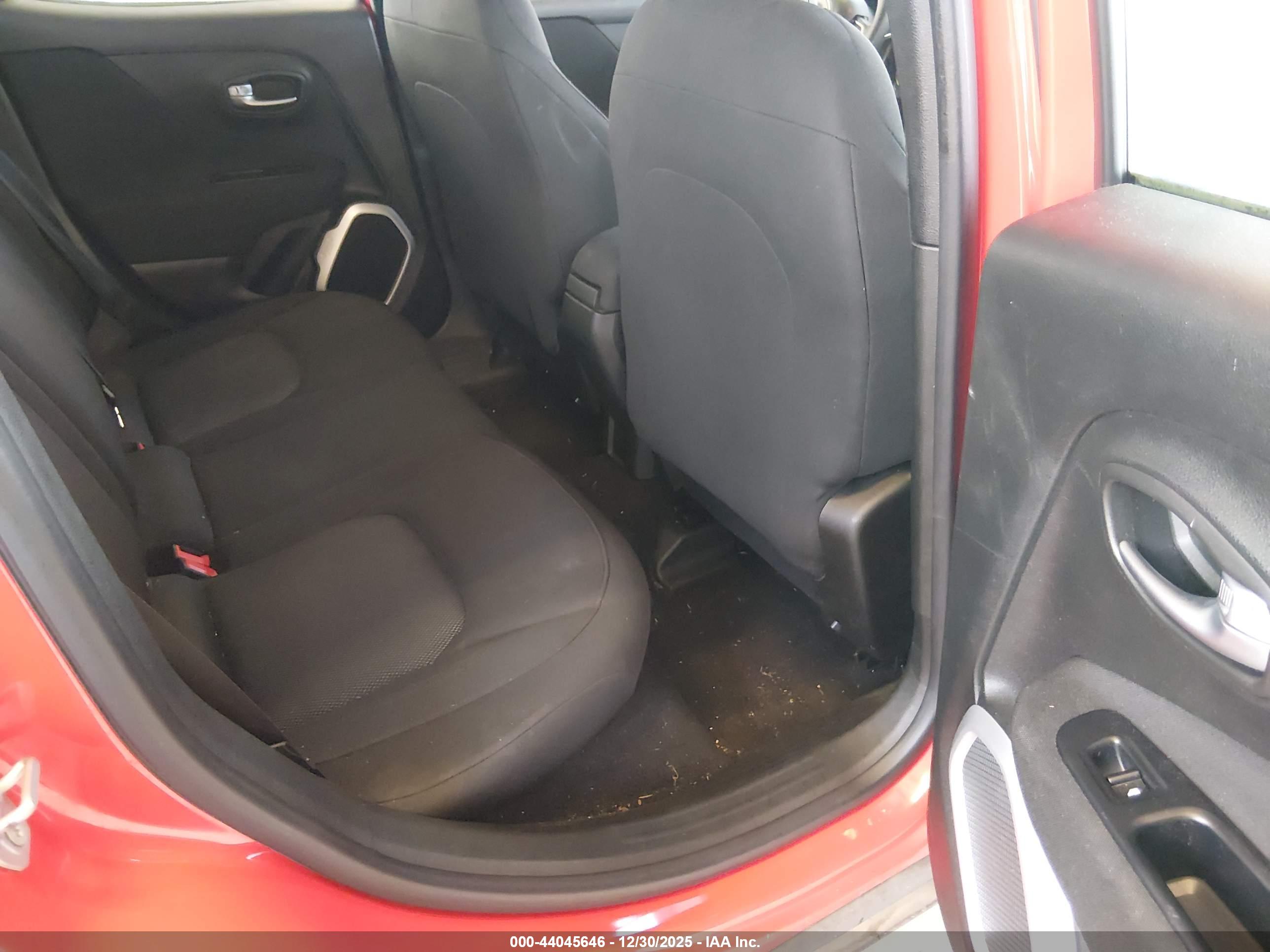 JEEP RENEGADE image 8