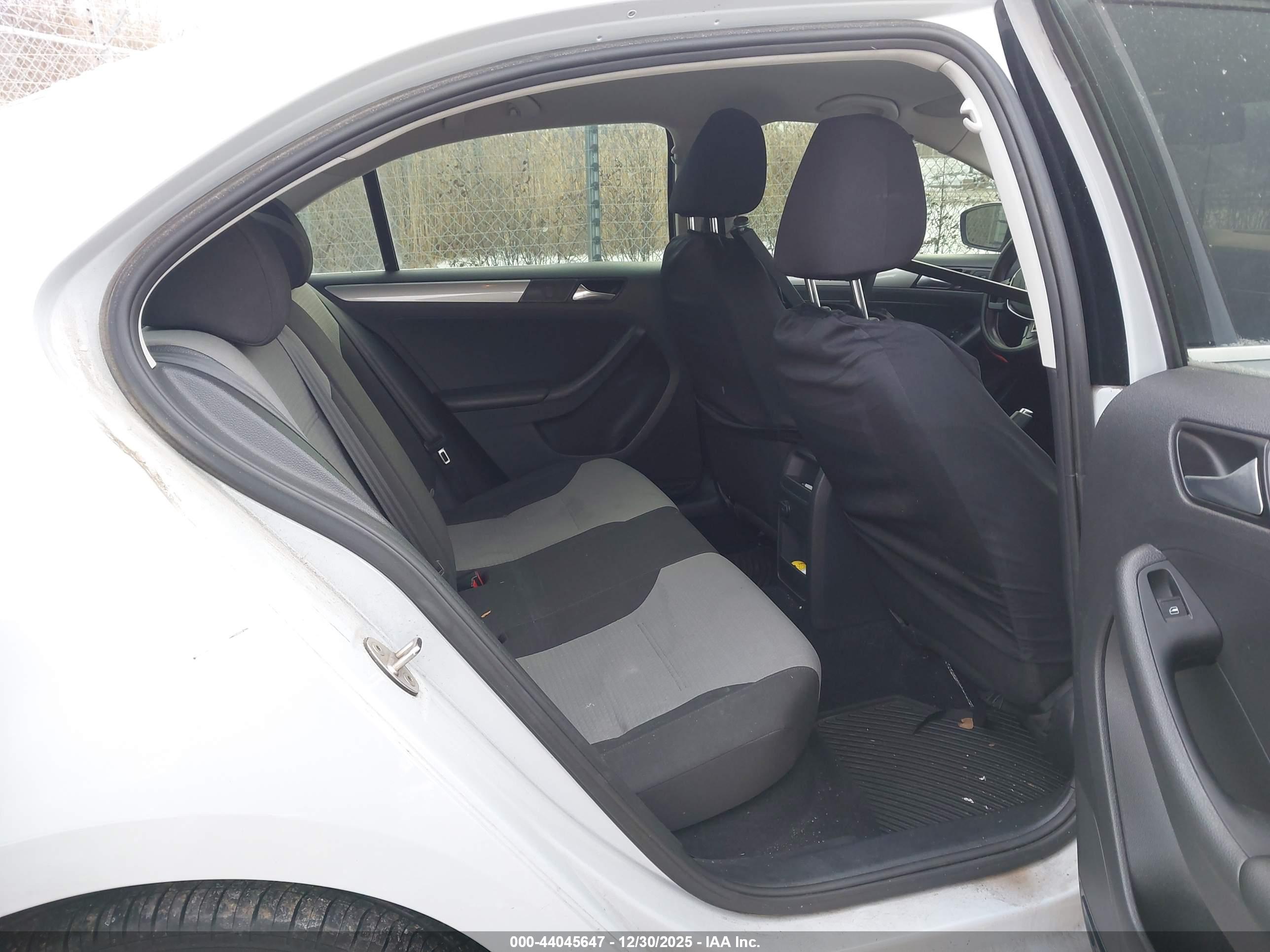 VOLKSWAGEN JETTA image 8