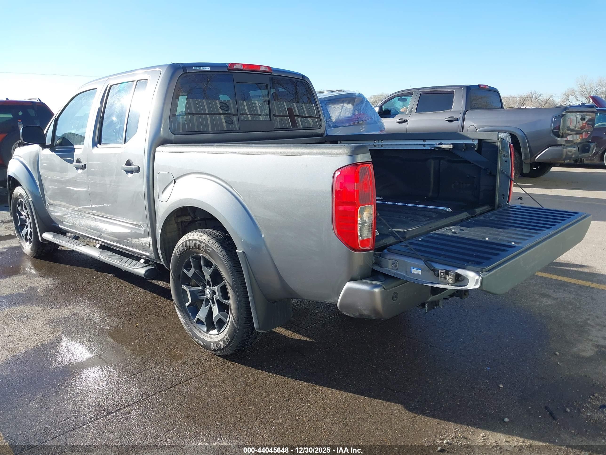 NISSAN FRONTIER image 3