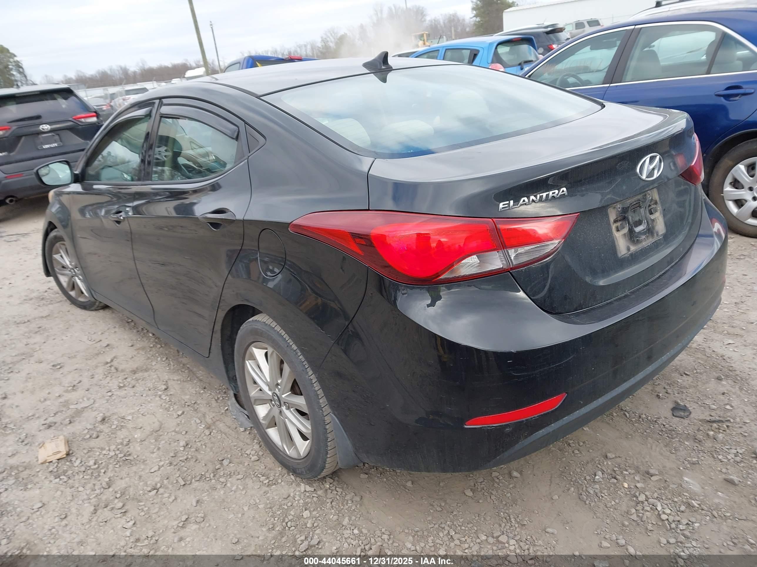 HYUNDAI ELANTRA image 3