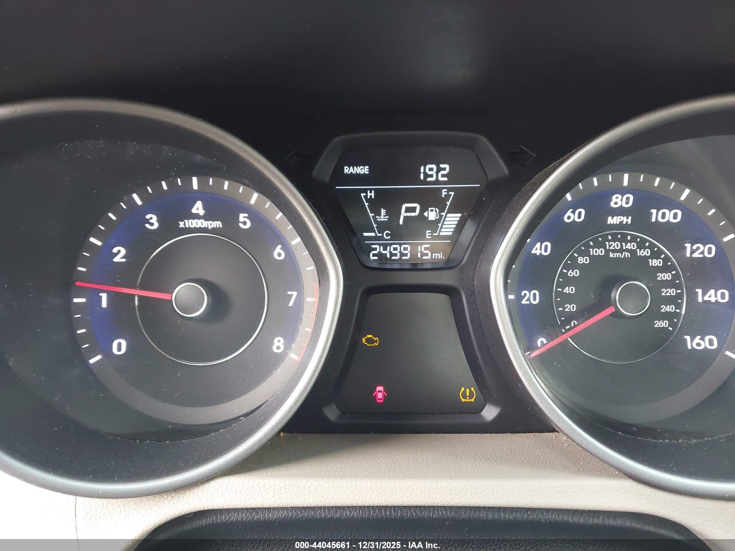 HYUNDAI ELANTRA image 7
