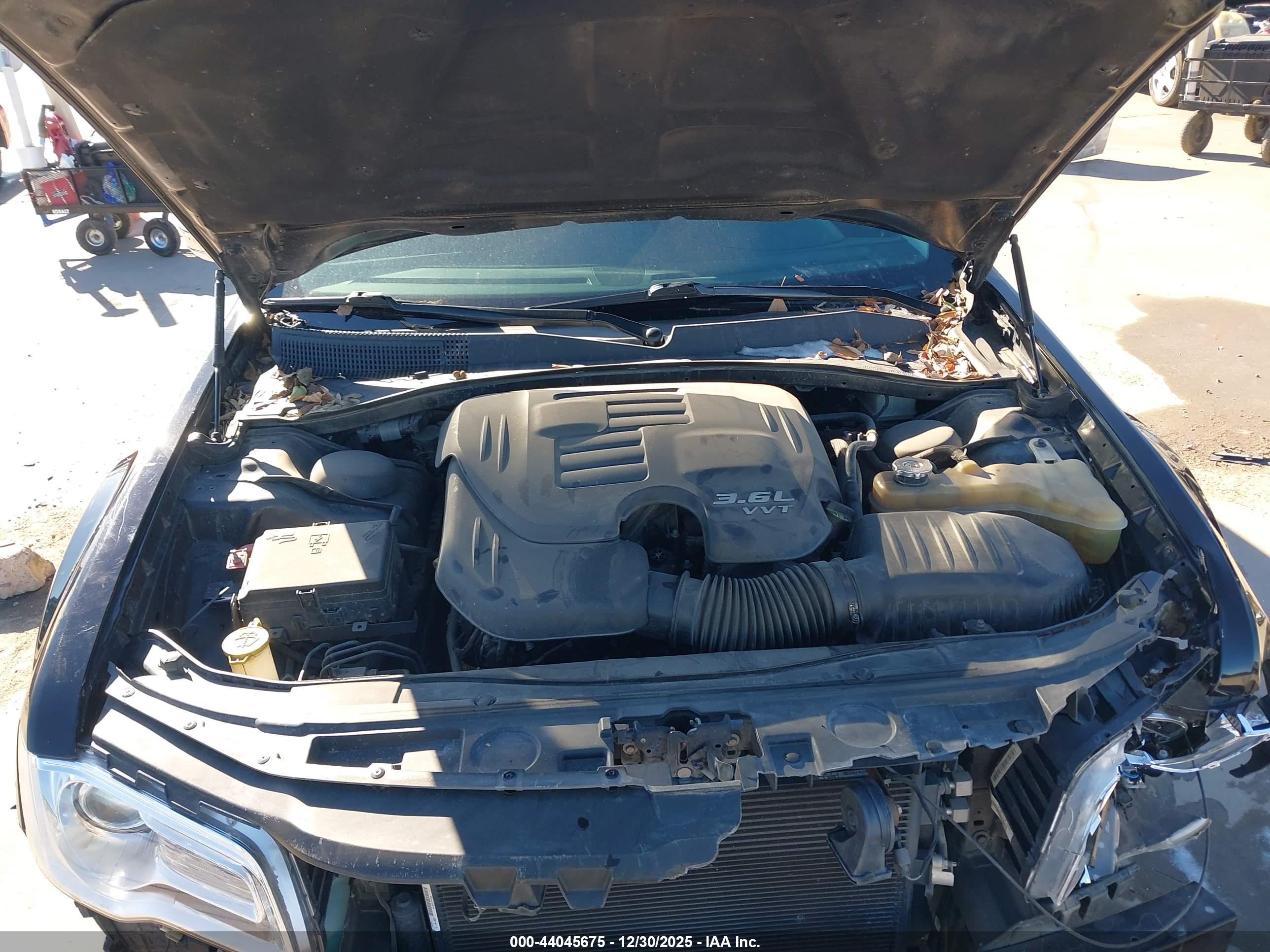 CHRYSLER 300 image 10