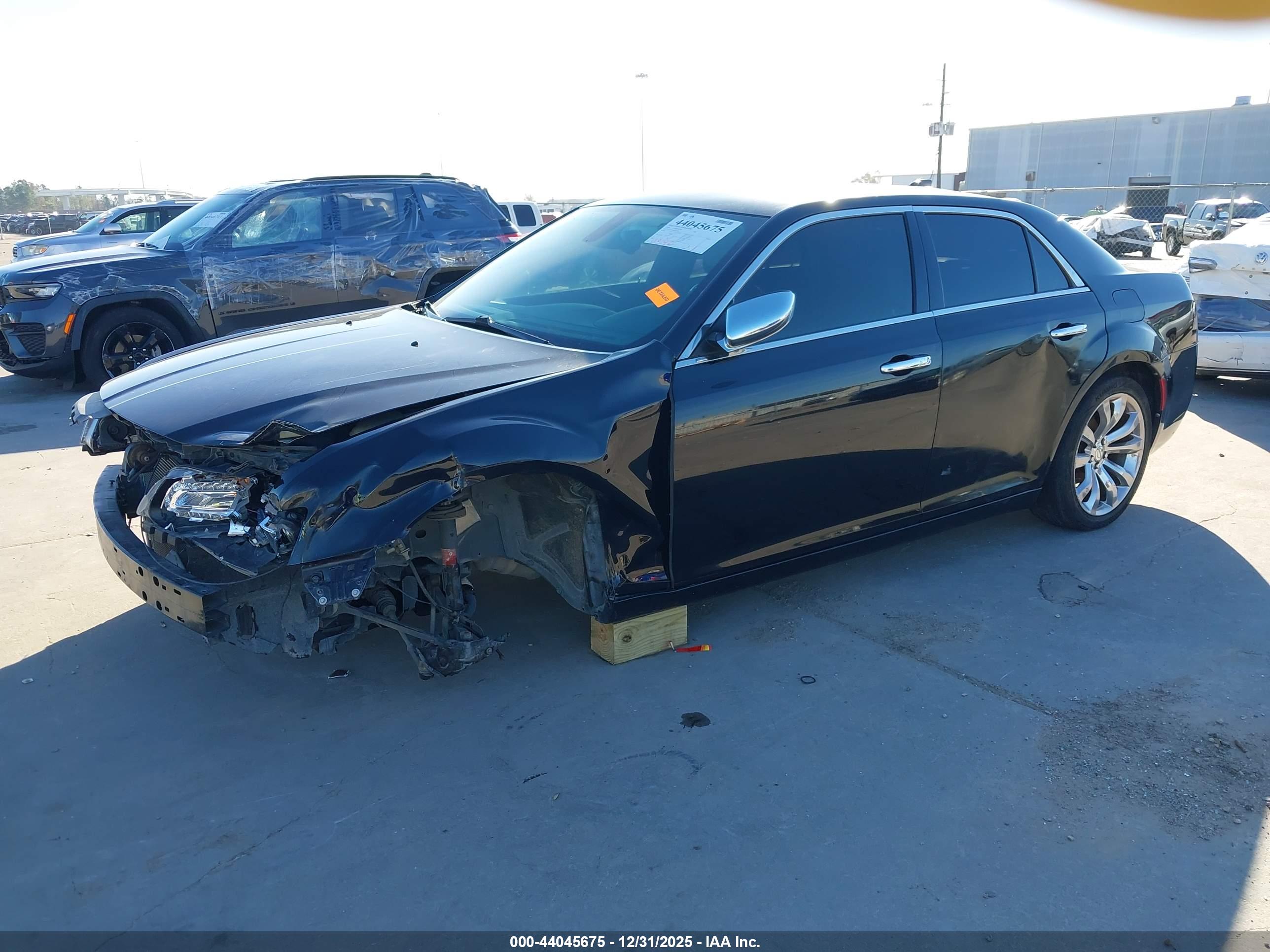 CHRYSLER 300 image 2