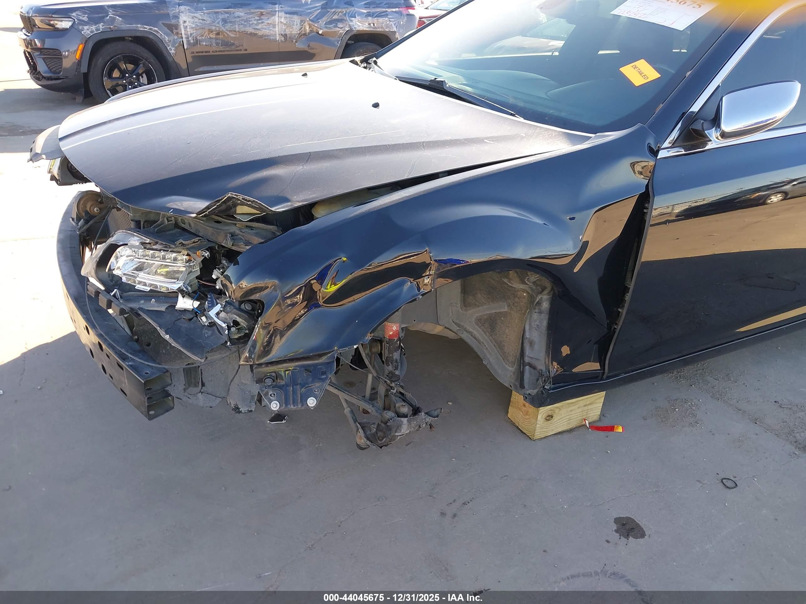 CHRYSLER 300 image 6