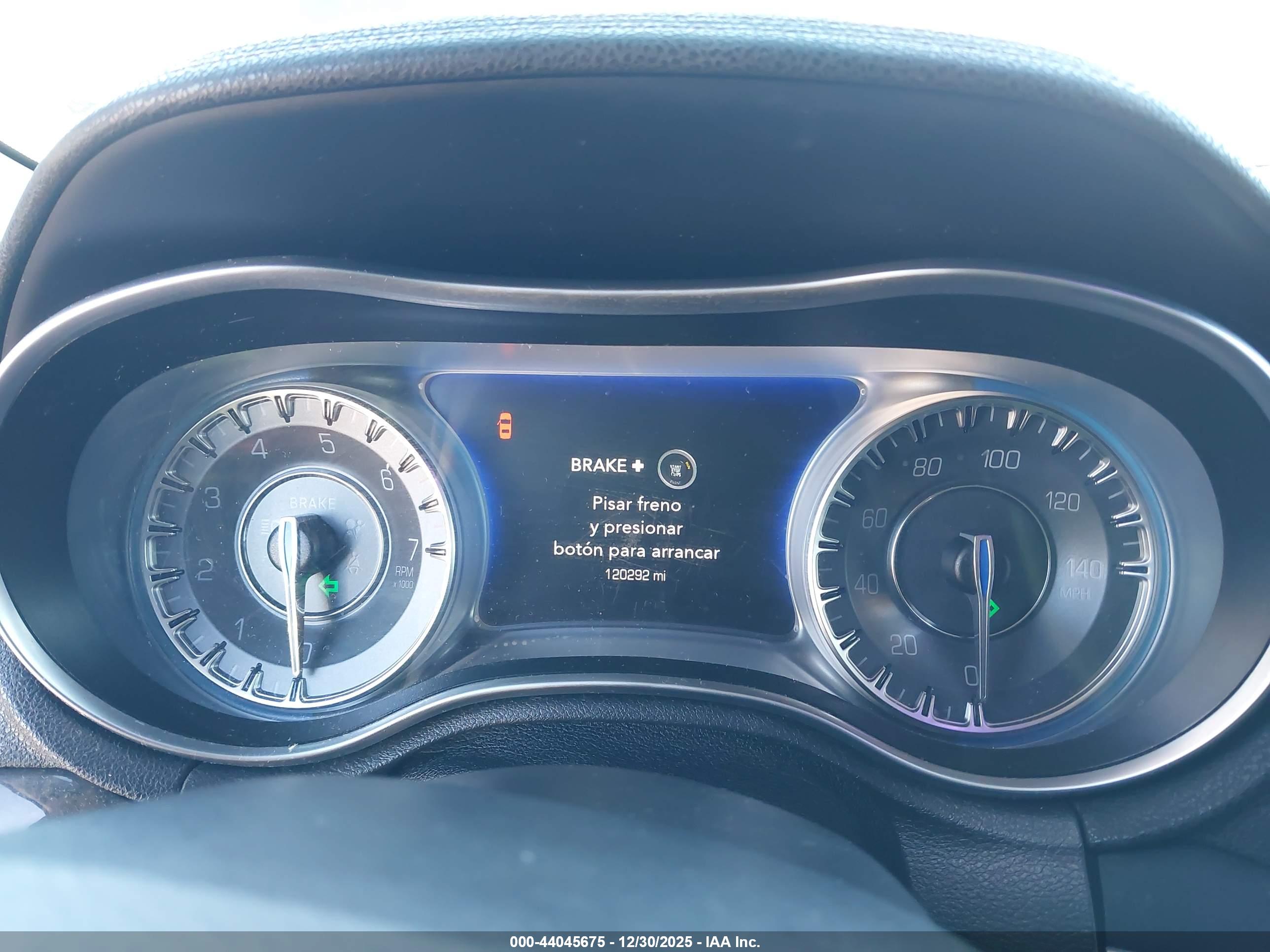 CHRYSLER 300 image 7
