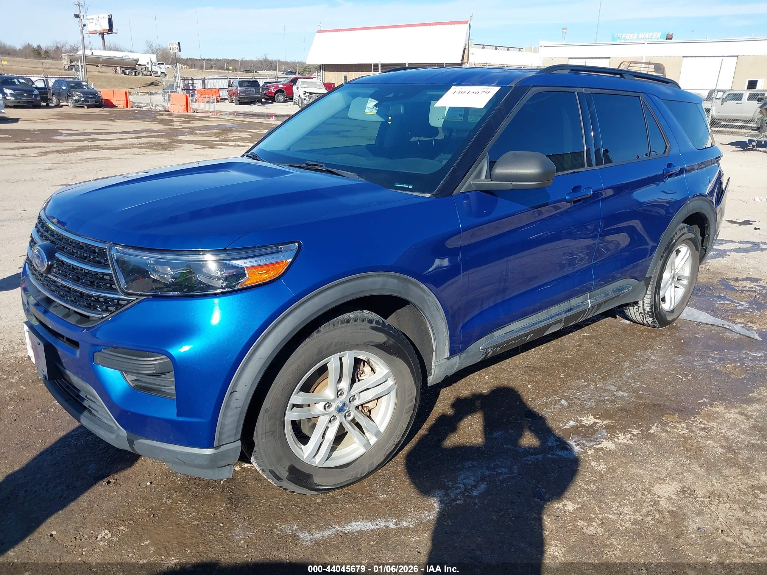 FORD EXPLORER image 2