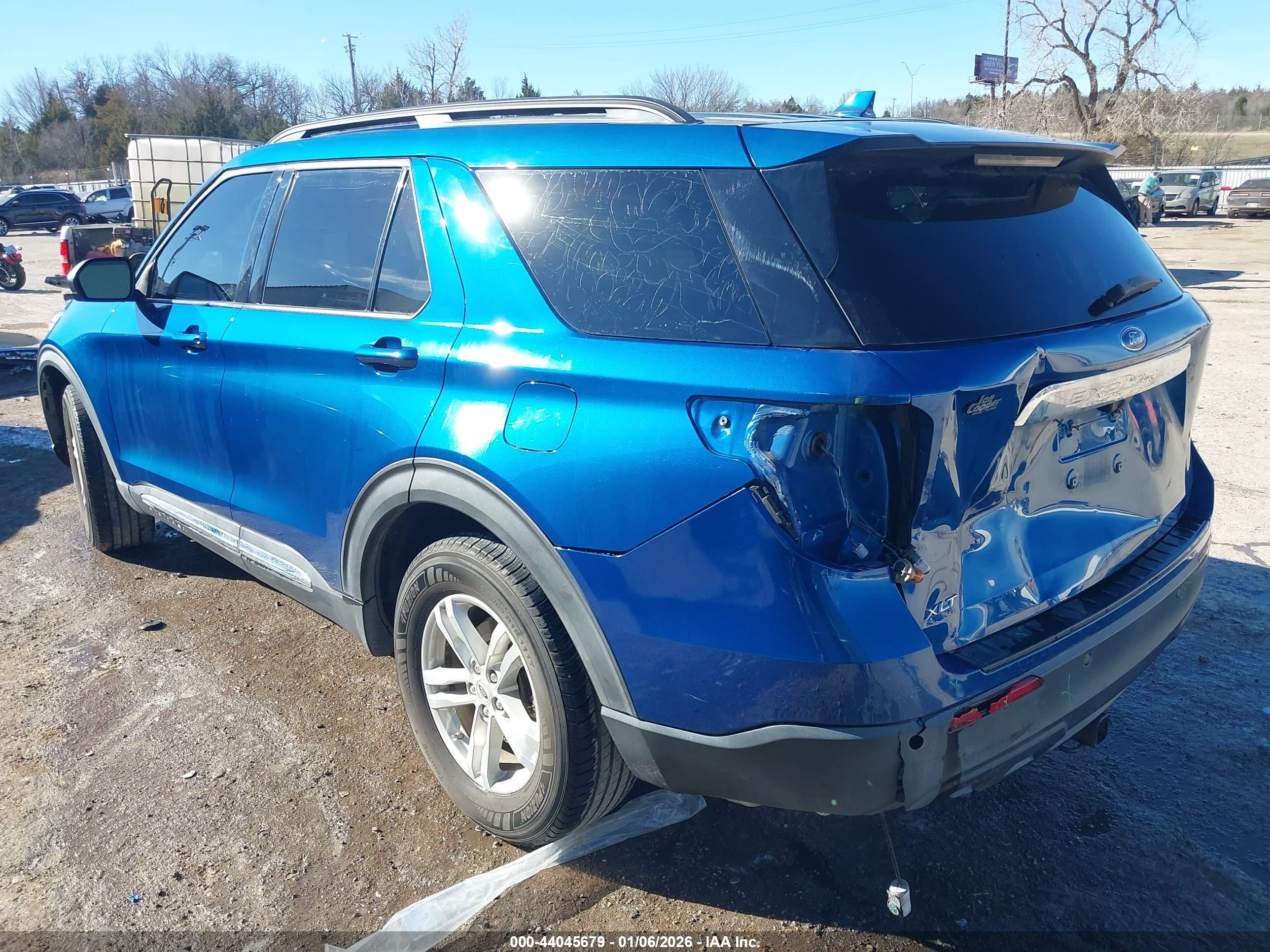 FORD EXPLORER image 3
