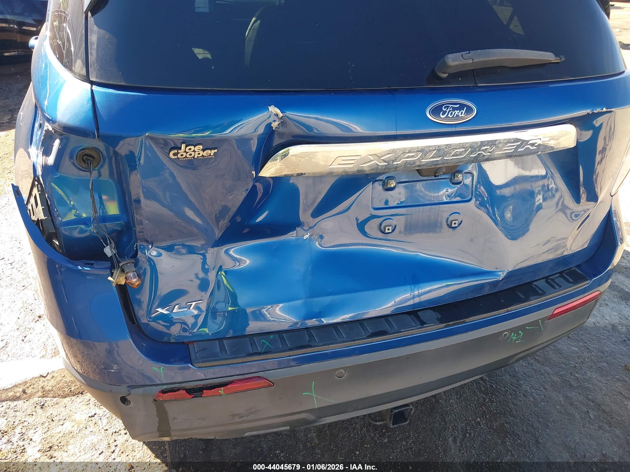 FORD EXPLORER image 6