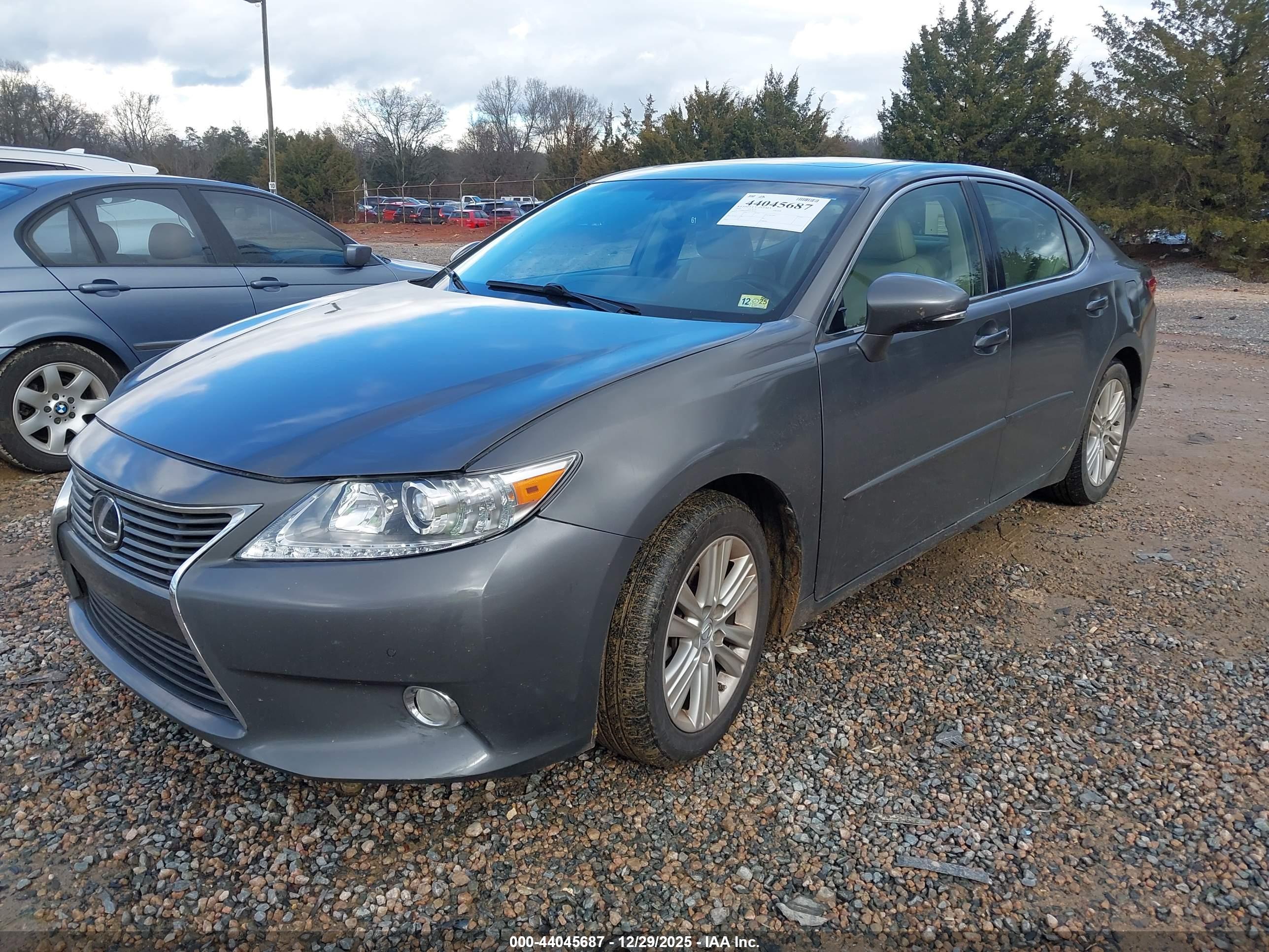 LEXUS ES image 2