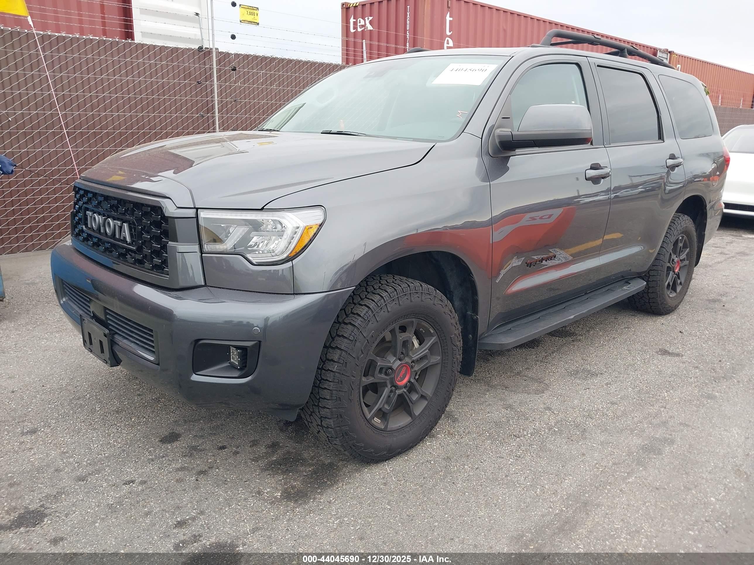 TOYOTA SEQUOIA image 2