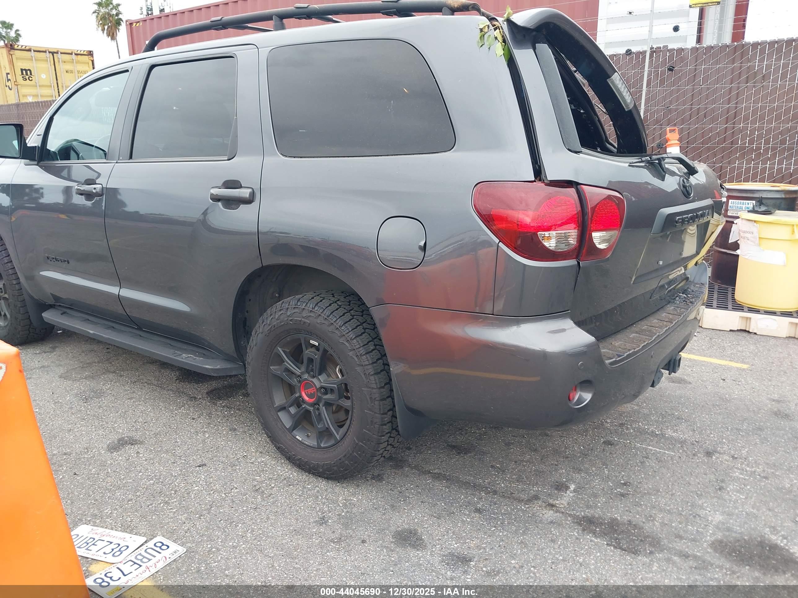 TOYOTA SEQUOIA image 3