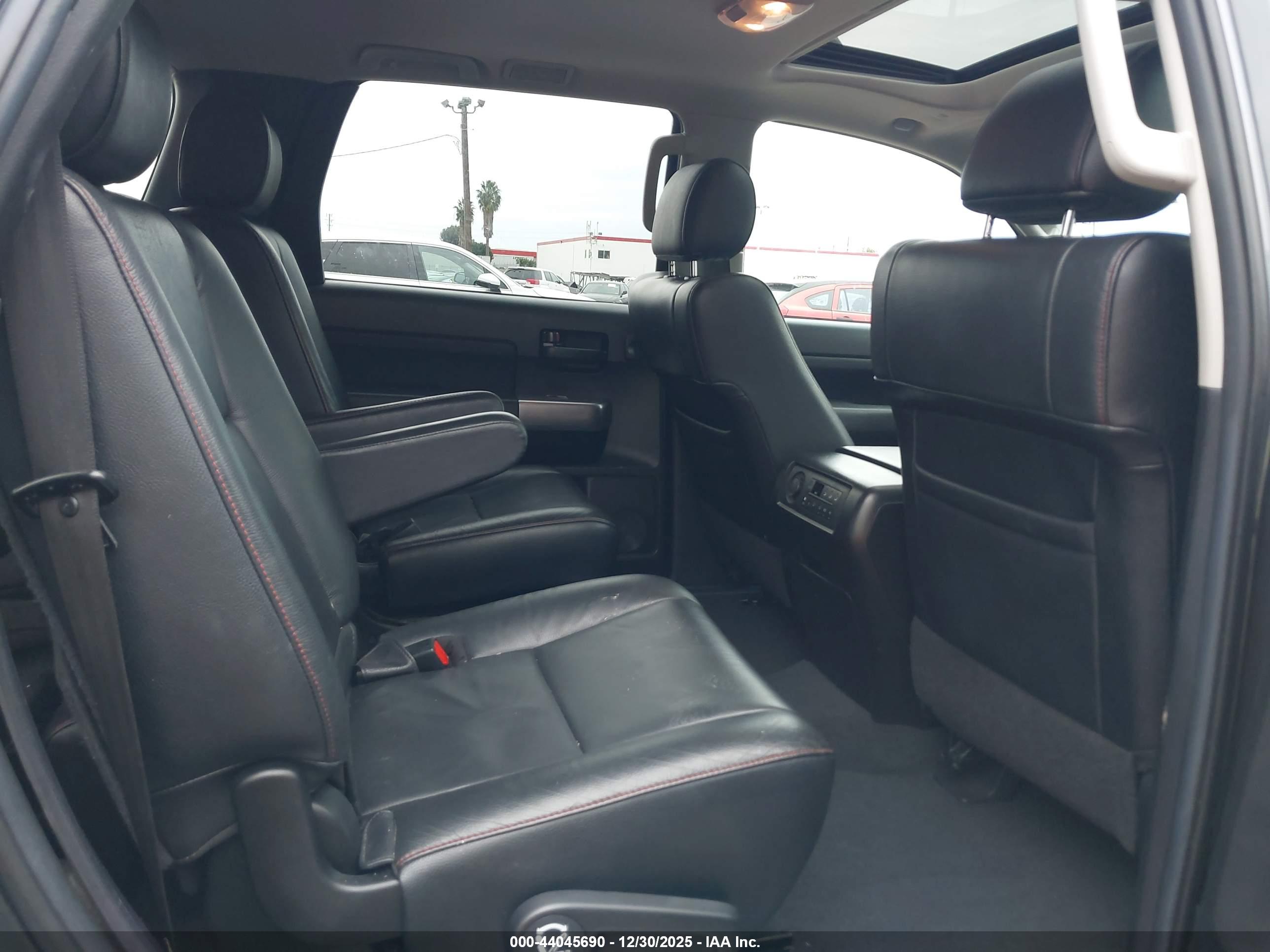 TOYOTA SEQUOIA image 8