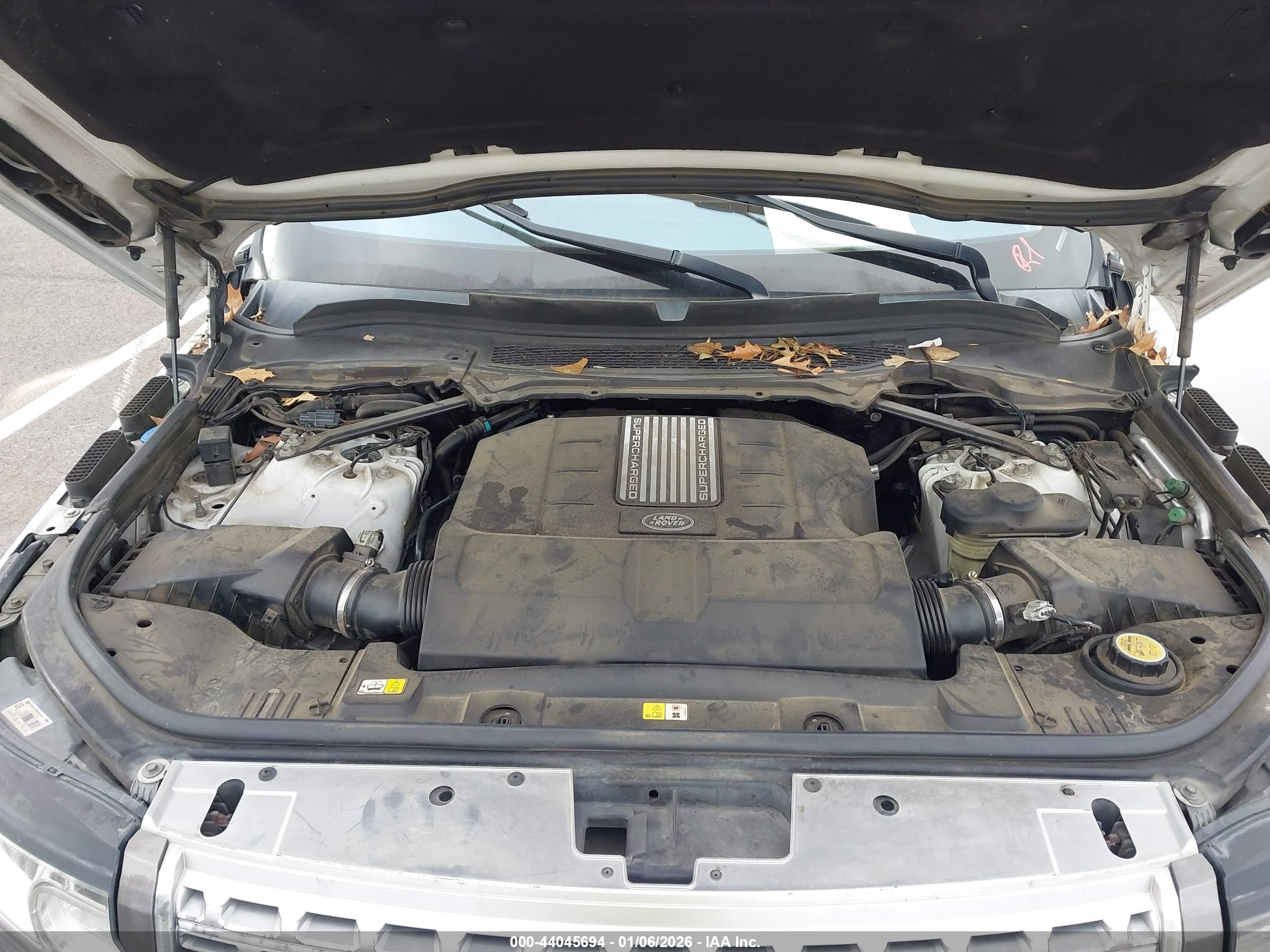 LAND ROVER image 10