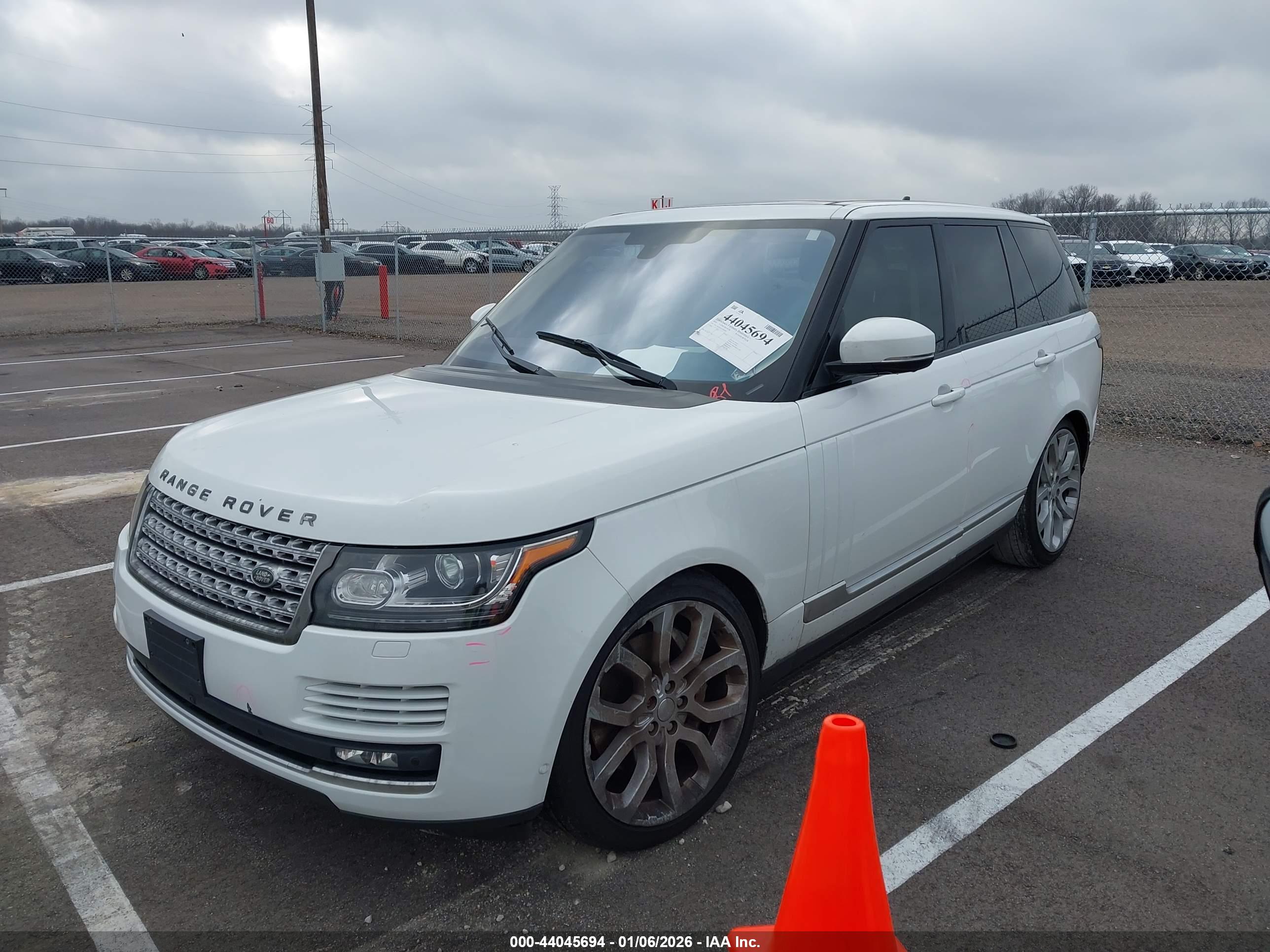 LAND ROVER image 2