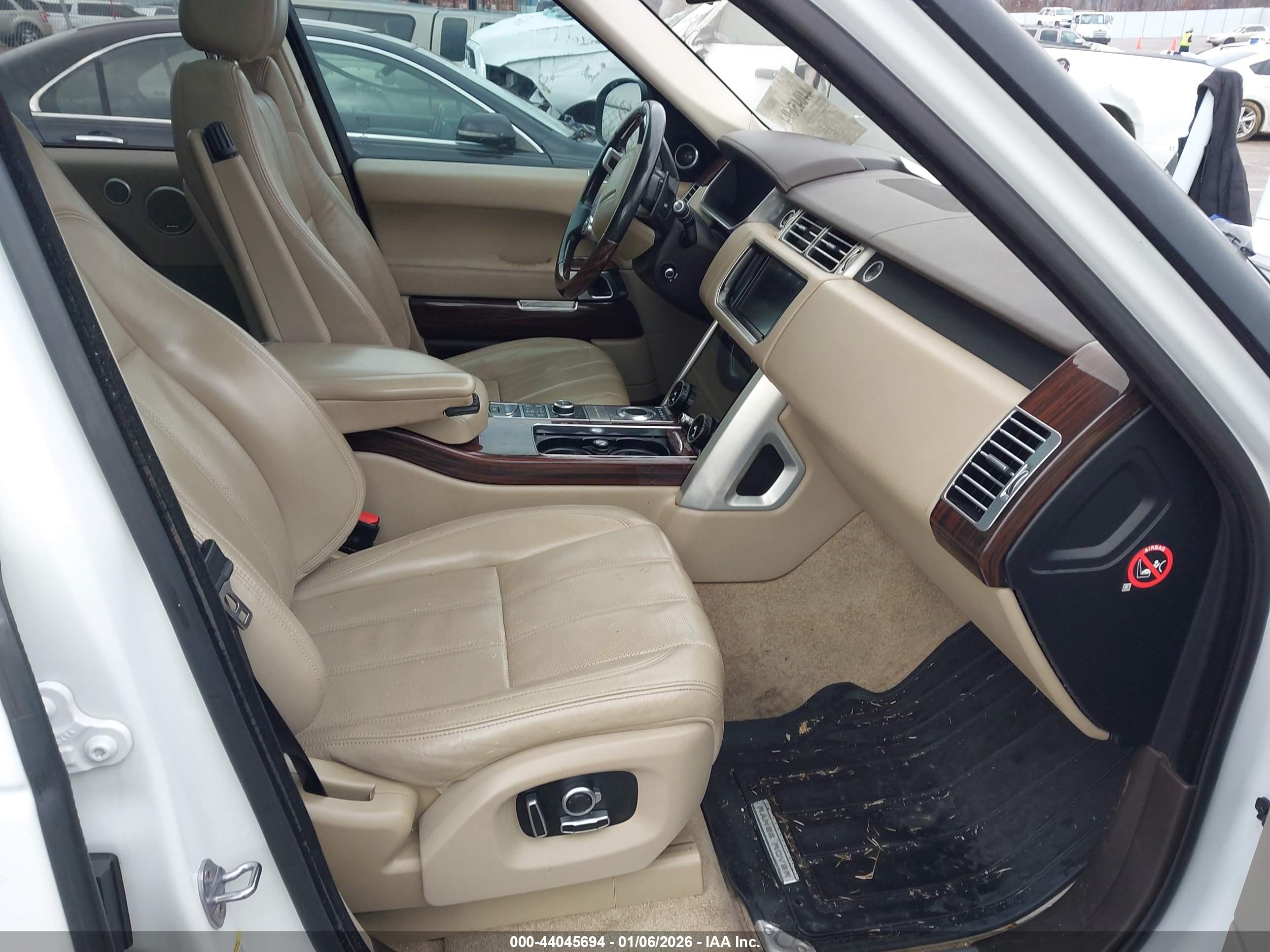 LAND ROVER image 5
