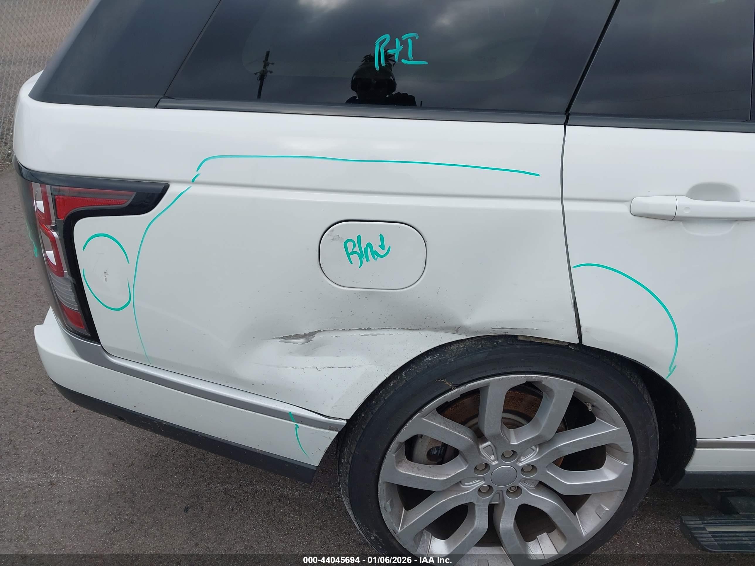 LAND ROVER image 6
