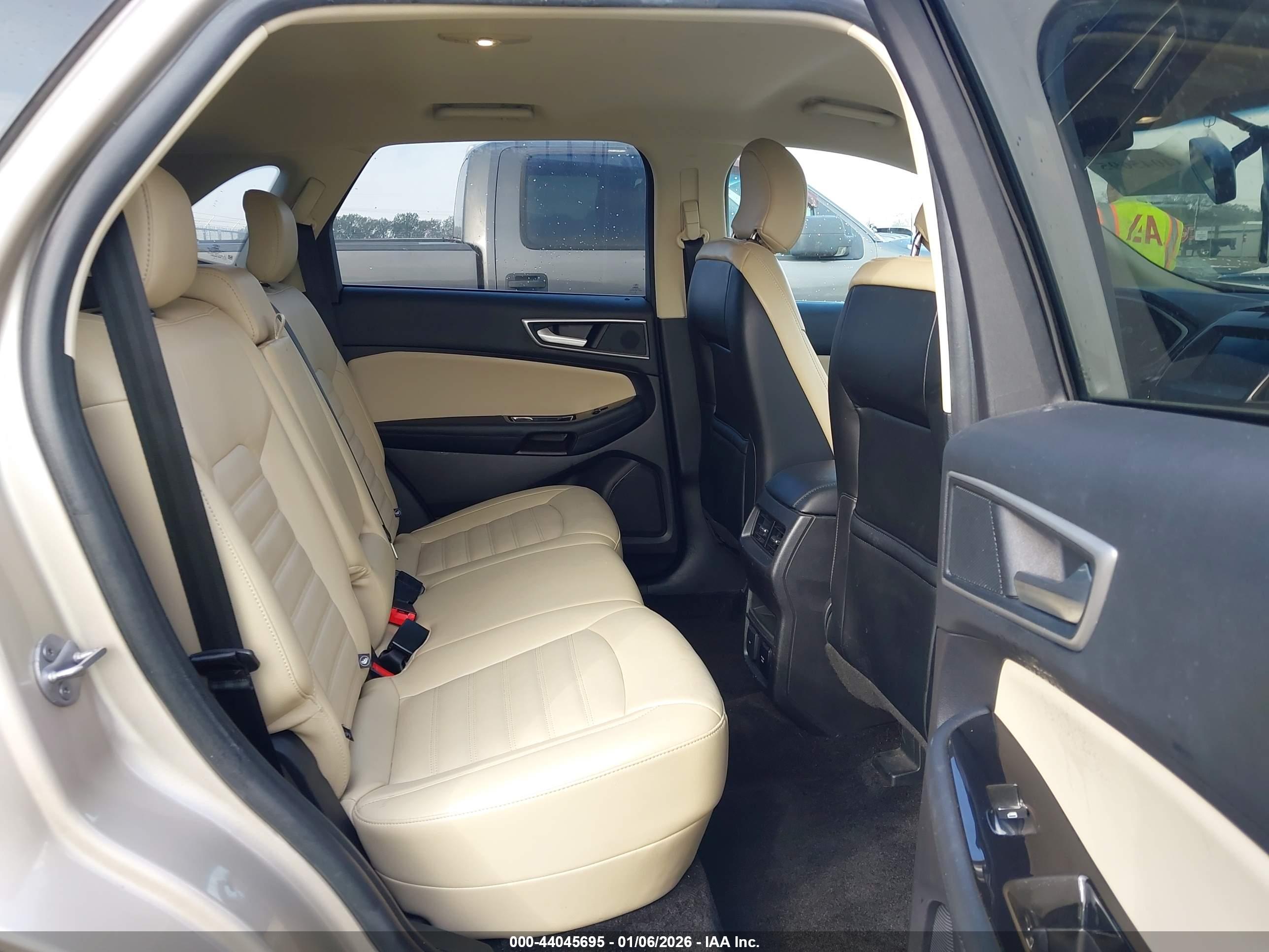 FORD EDGE image 8