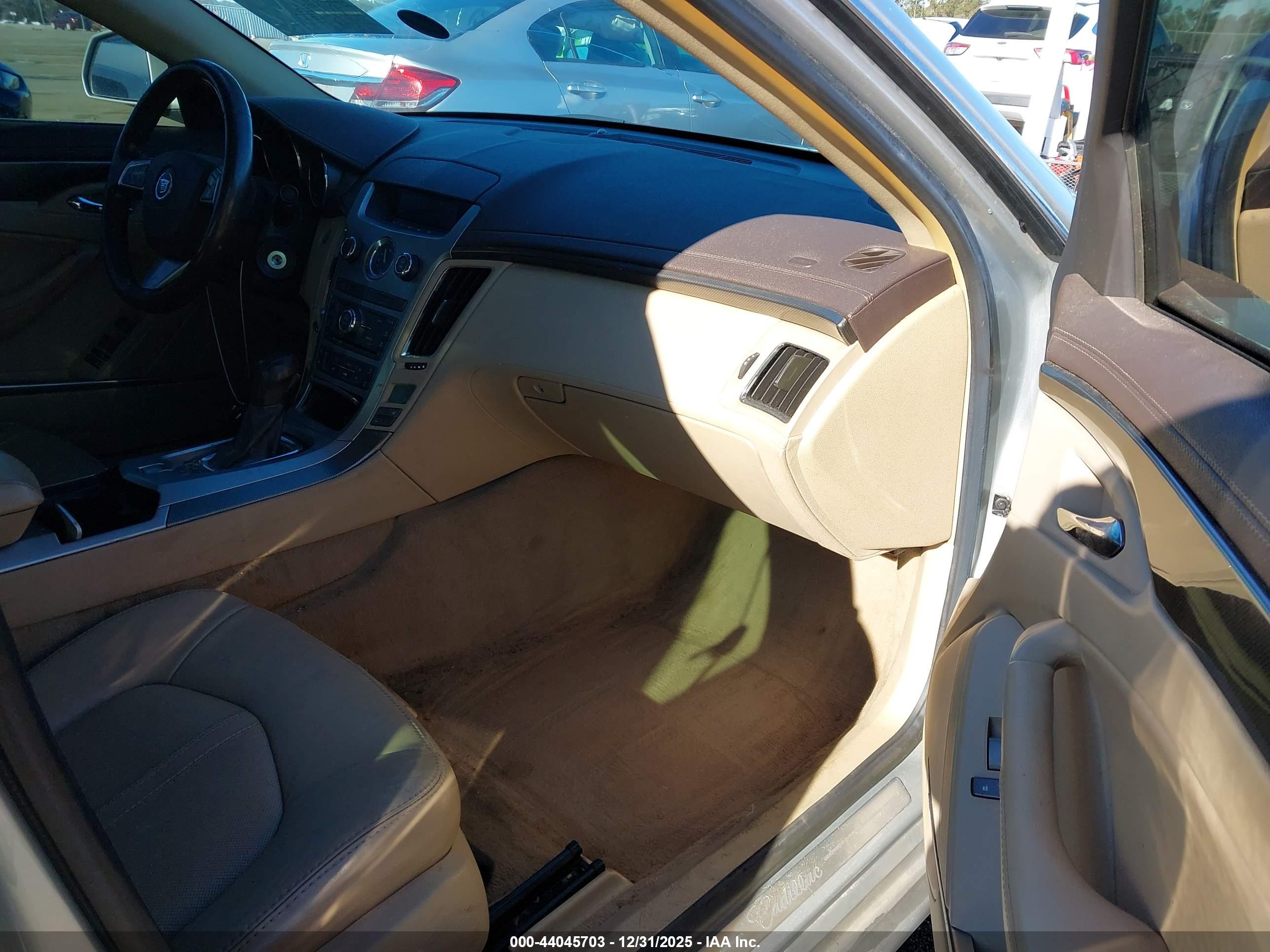 CADILLAC CTS image 5
