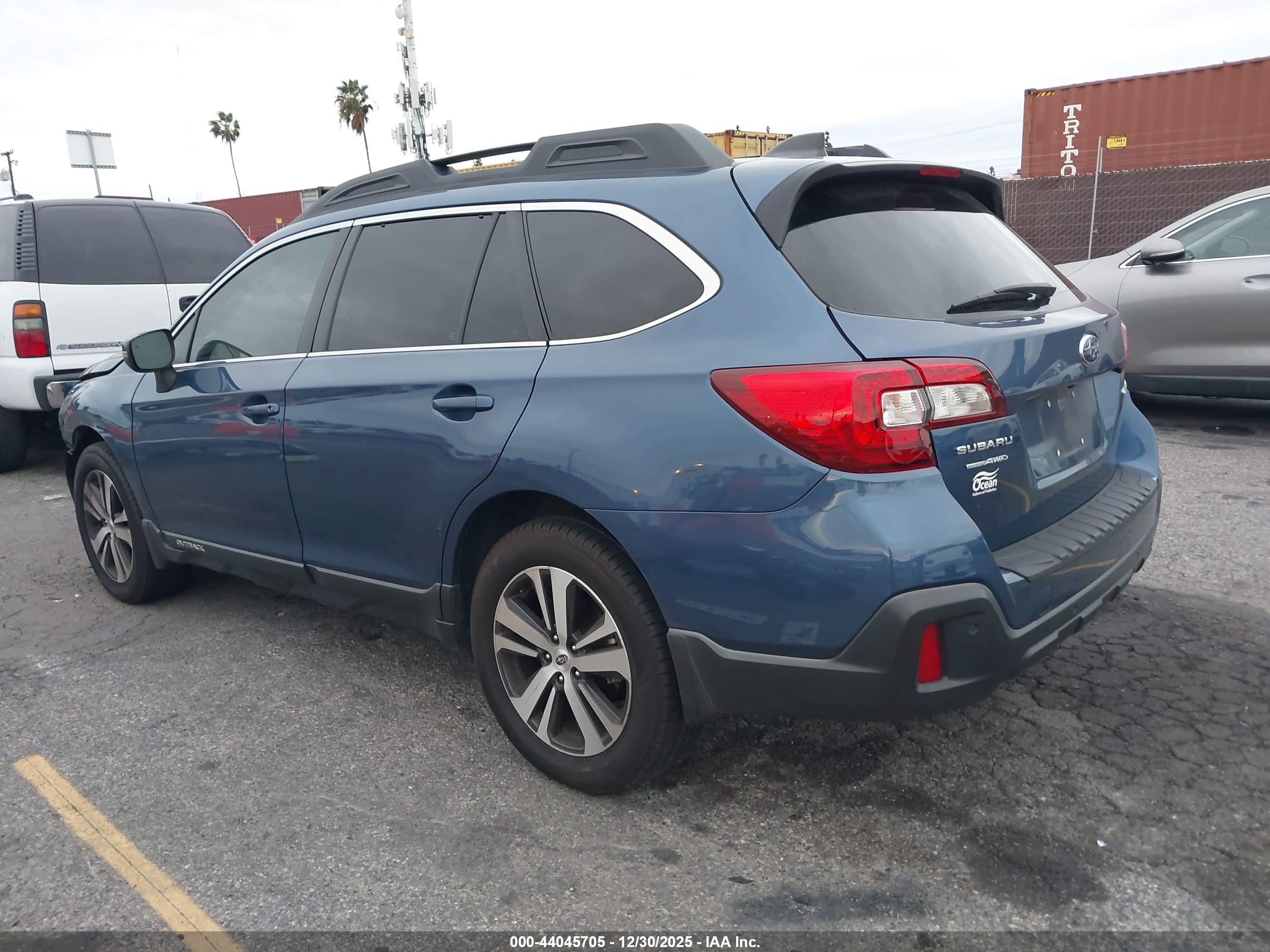 SUBARU OUTBACK image 3