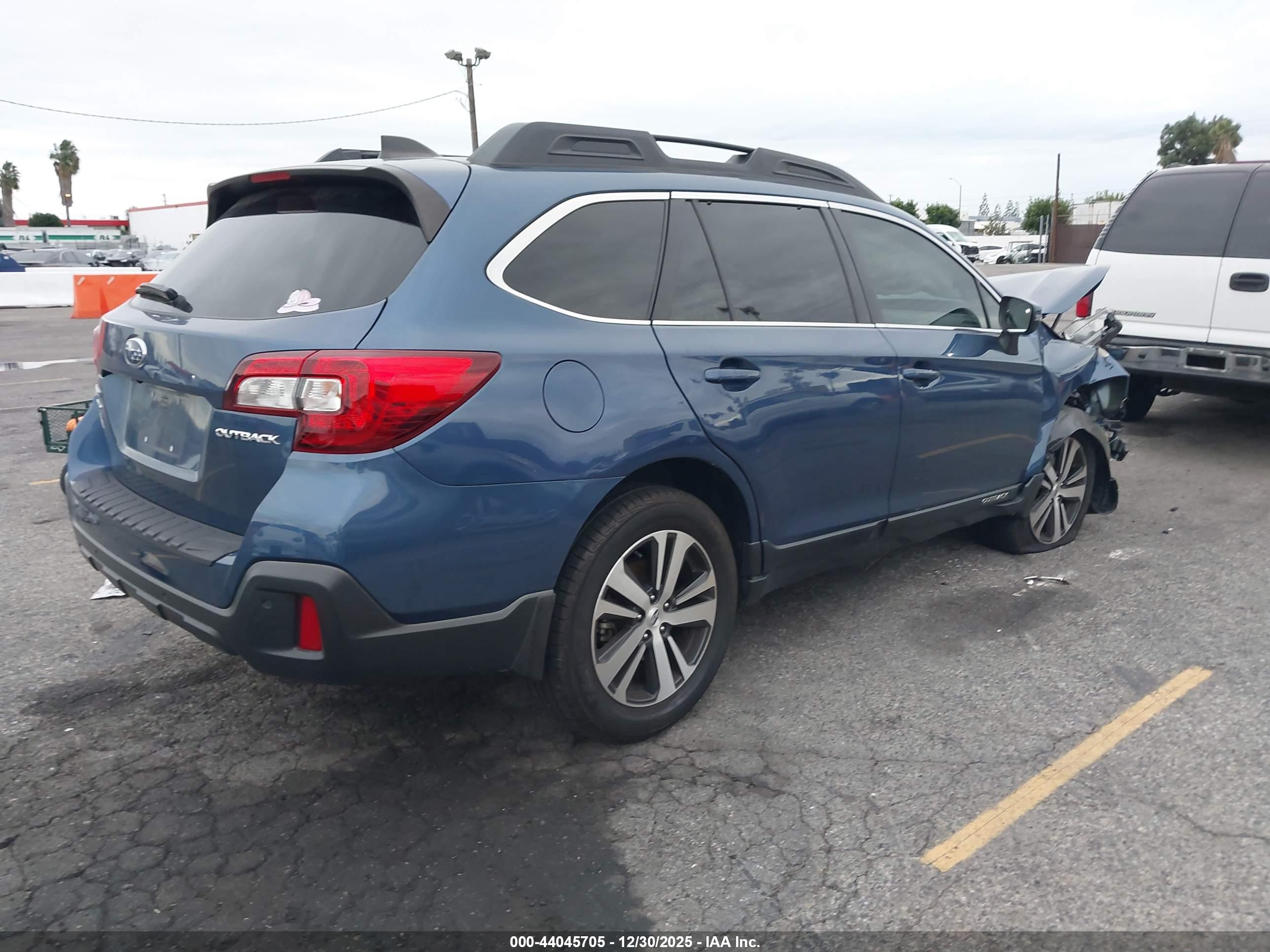 SUBARU OUTBACK image 4
