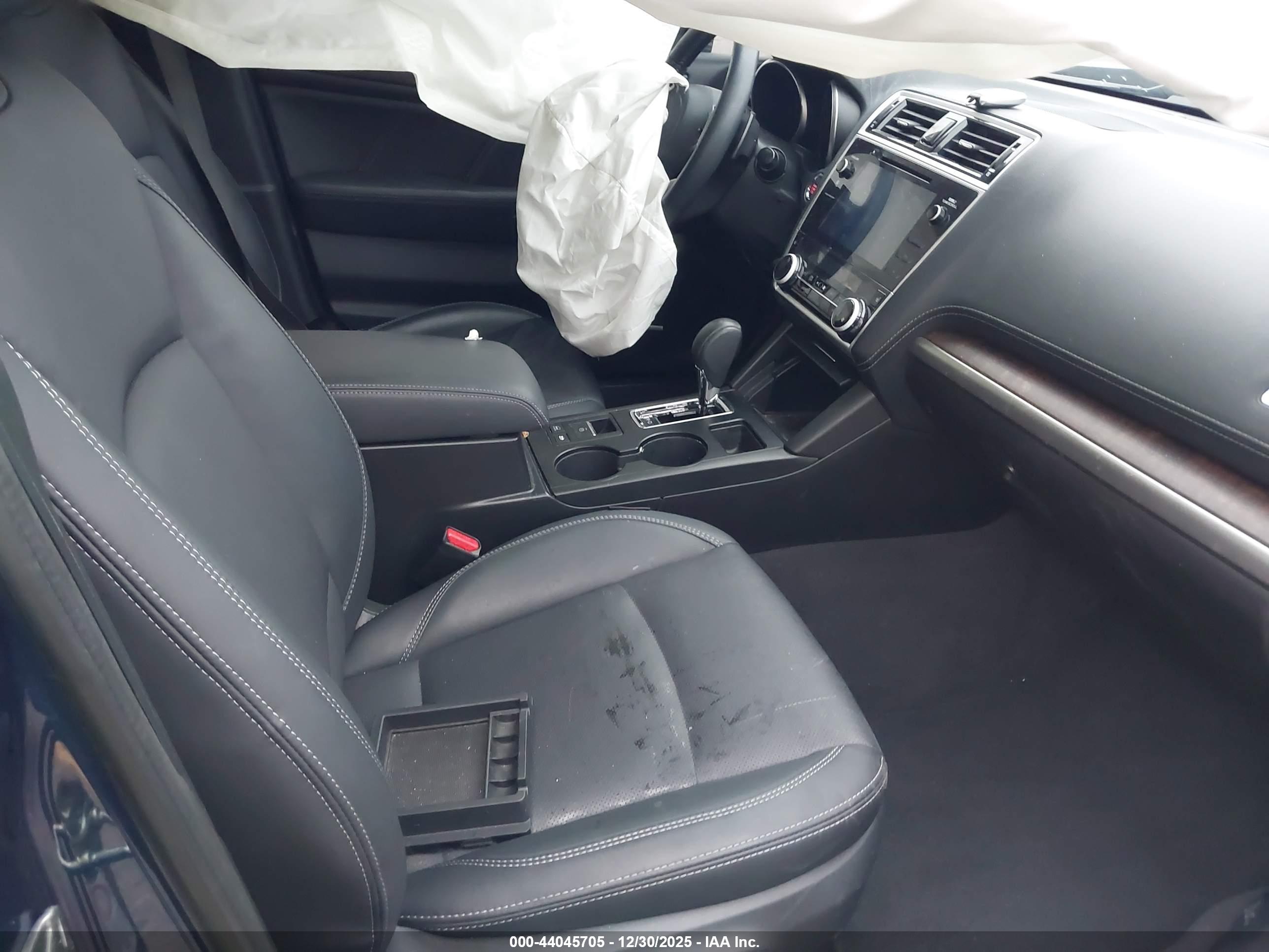 SUBARU OUTBACK image 5