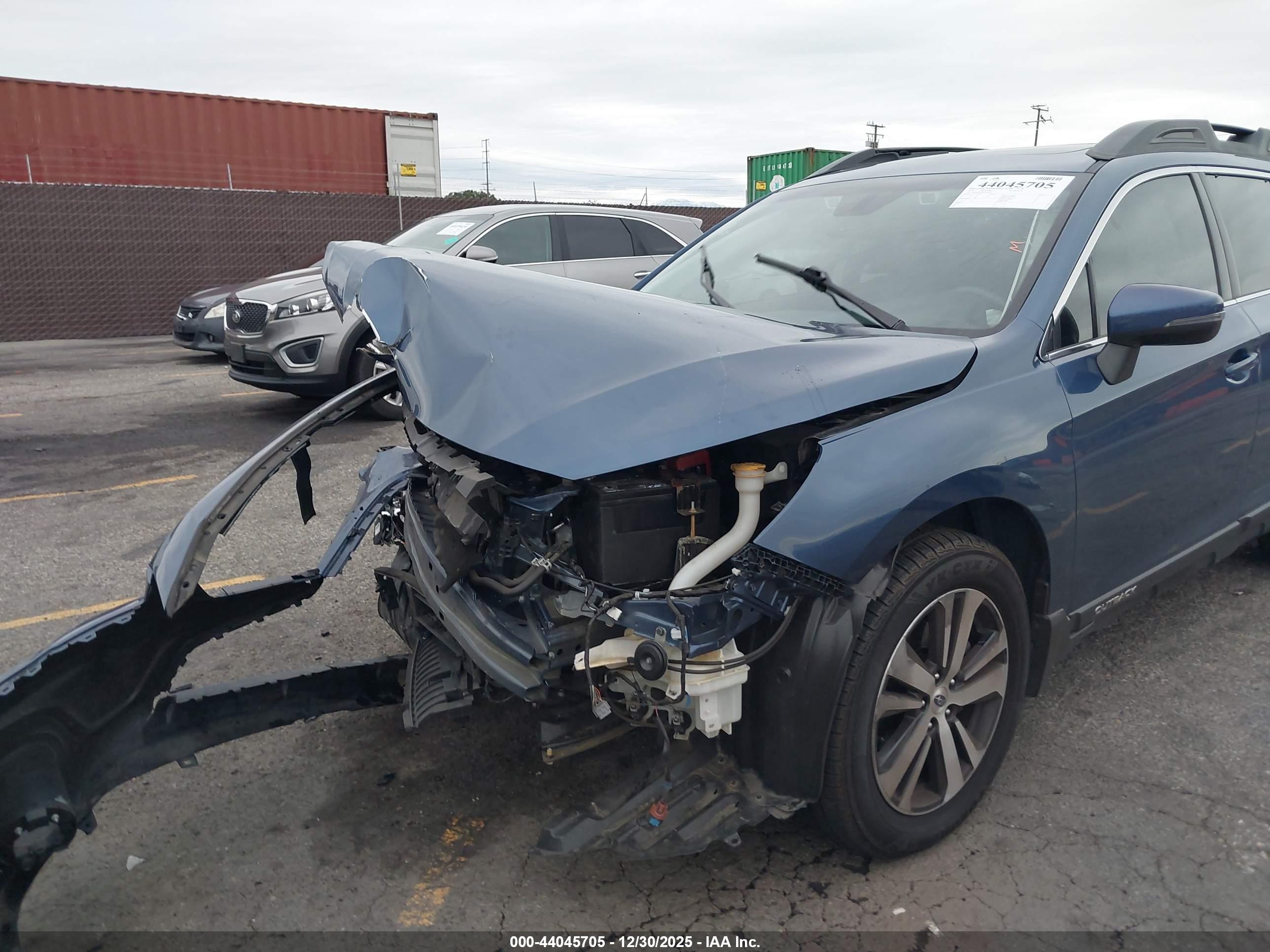 SUBARU OUTBACK image 6
