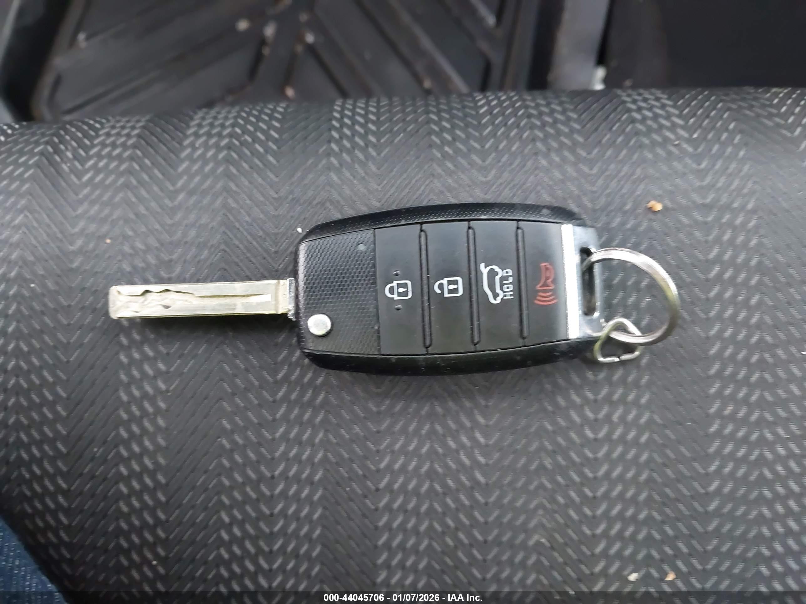 KIA SPORTAGE image 11