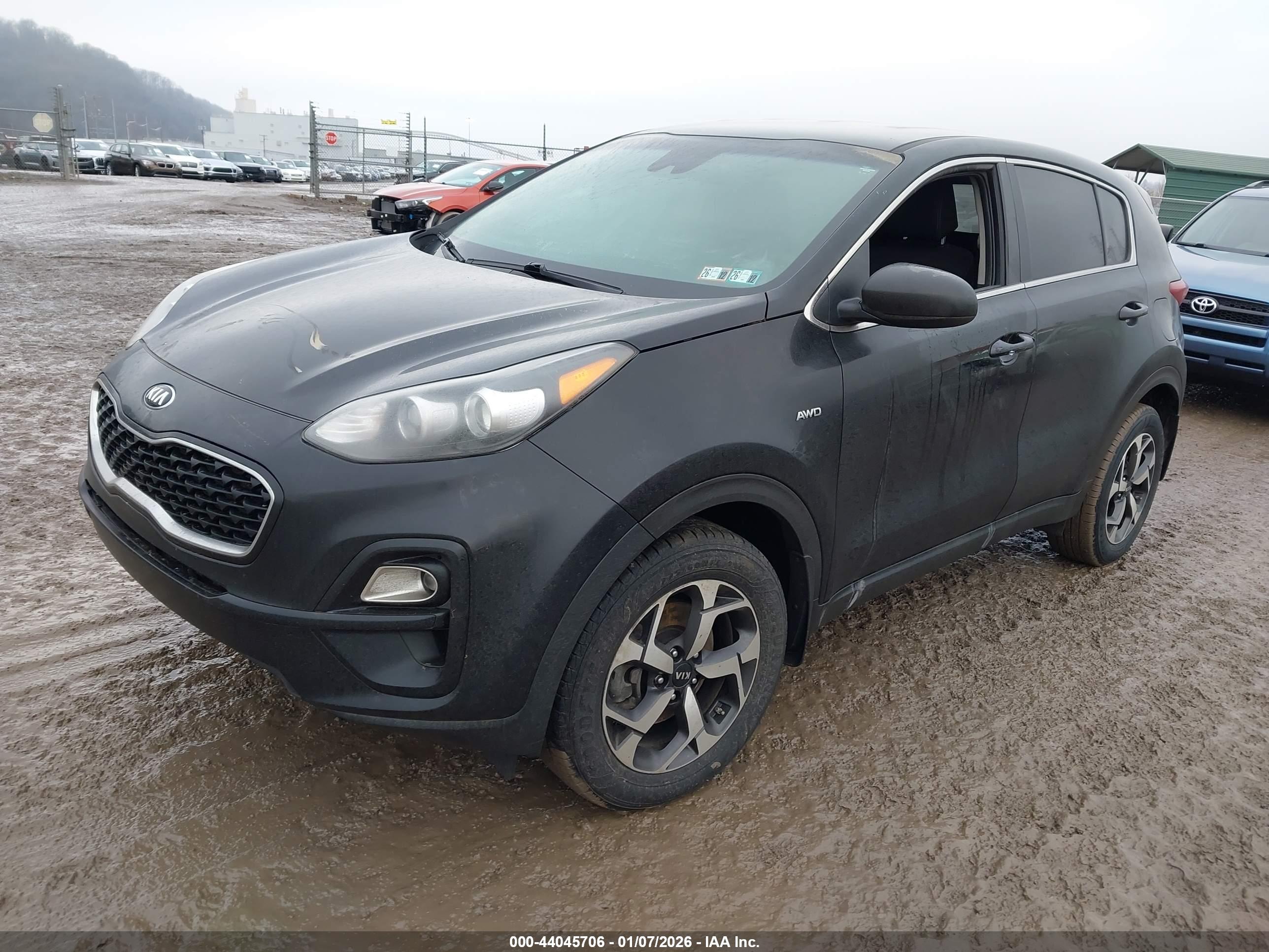 KIA SPORTAGE image 2