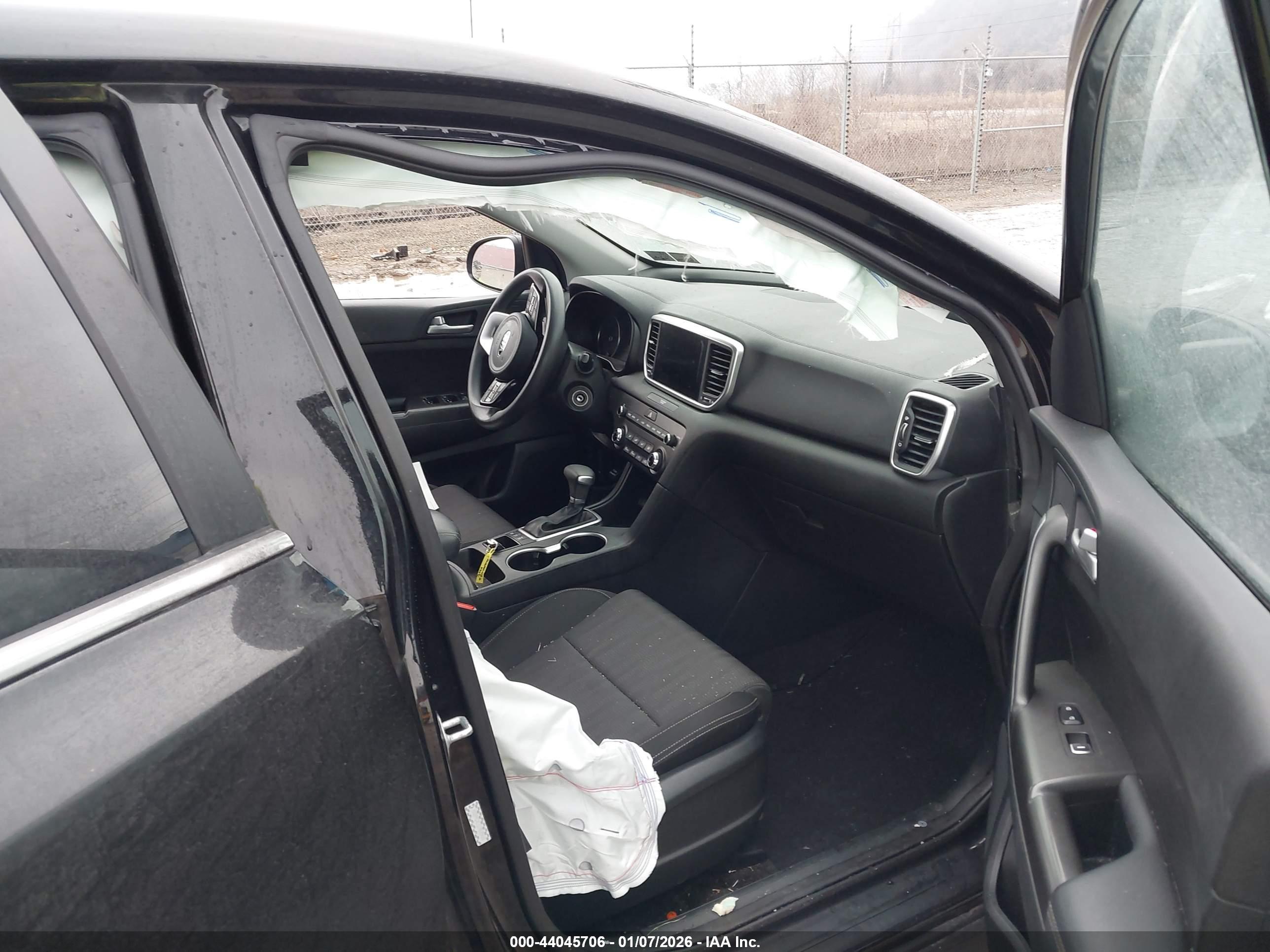 KIA SPORTAGE image 5