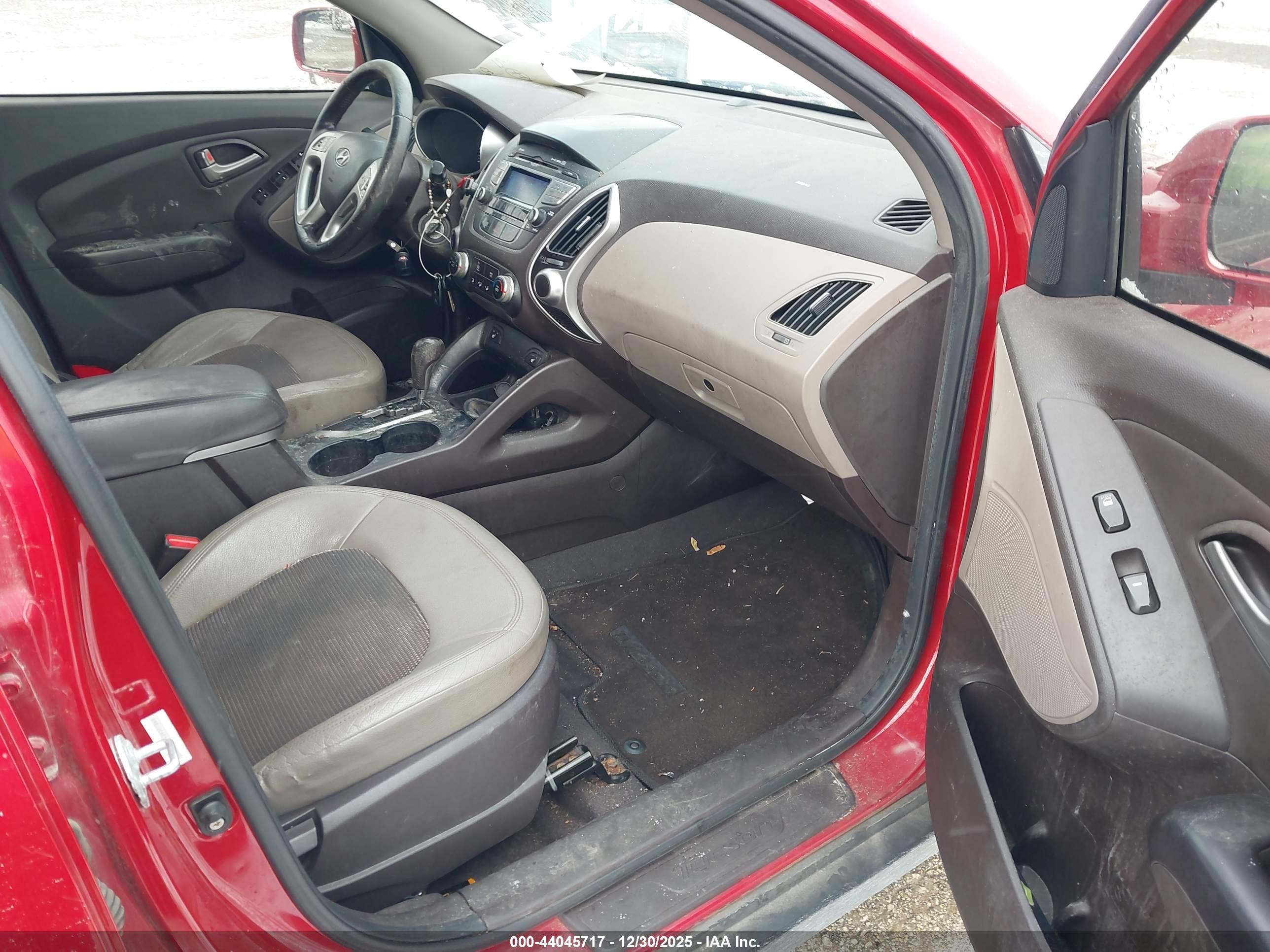 HYUNDAI TUCSON image 5