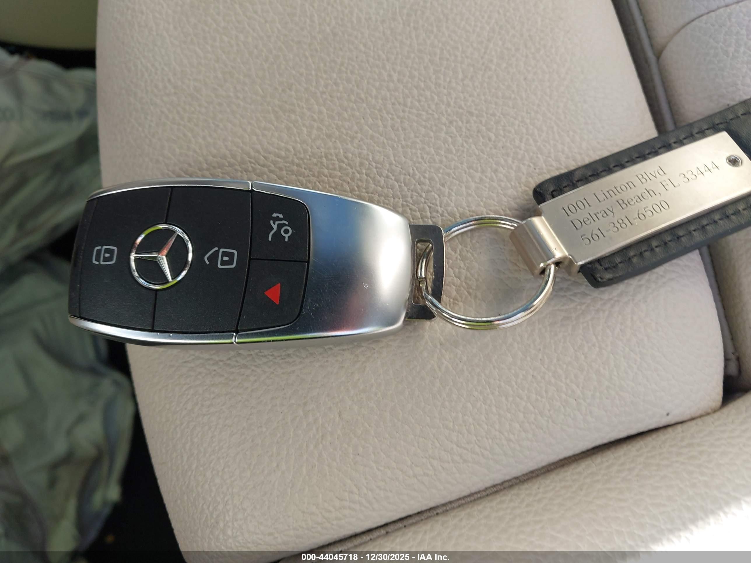 MERCEDES-BENZ GLA image 11