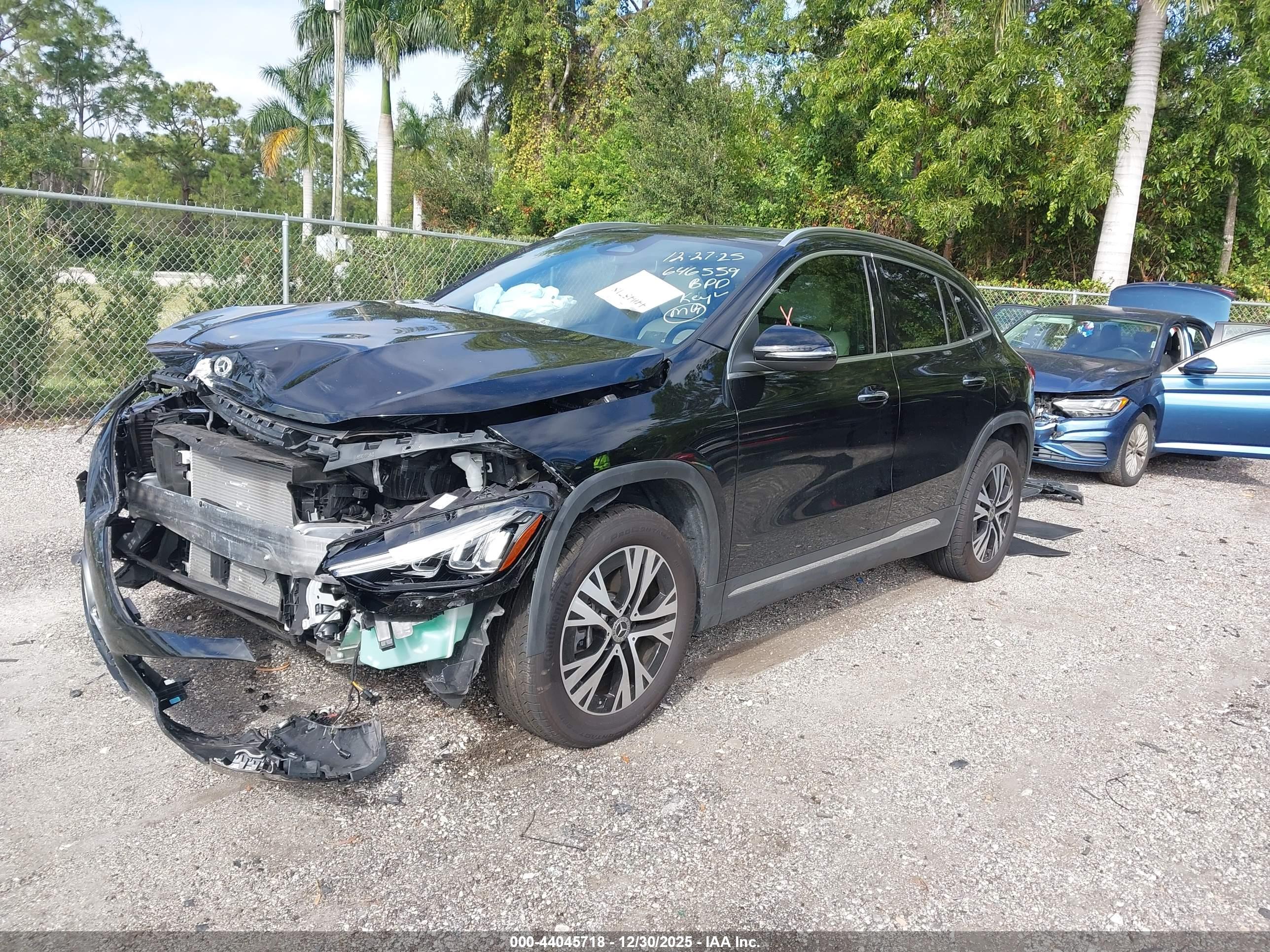 MERCEDES-BENZ GLA image 2