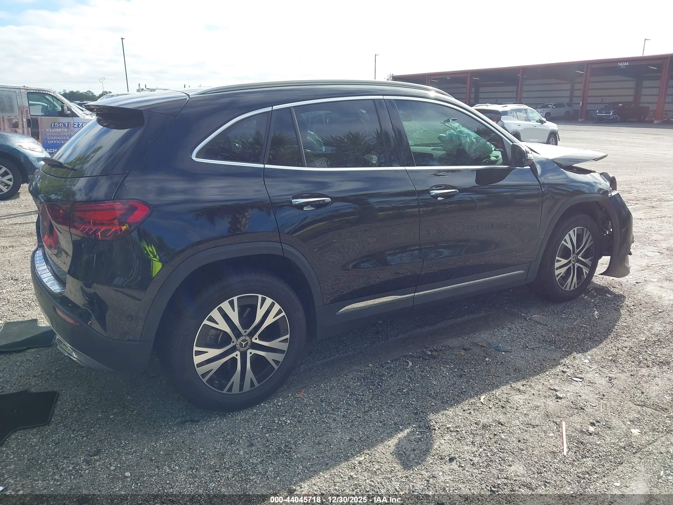 MERCEDES-BENZ GLA image 4
