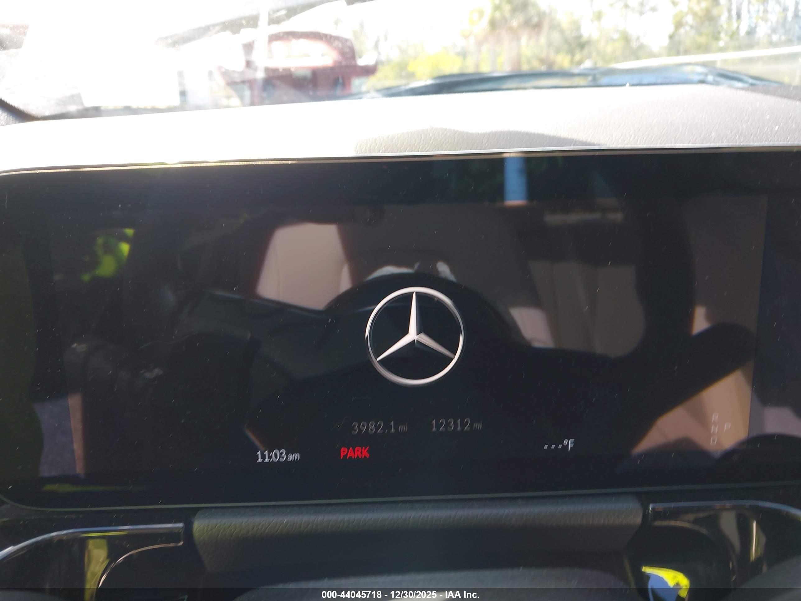 MERCEDES-BENZ GLA image 7